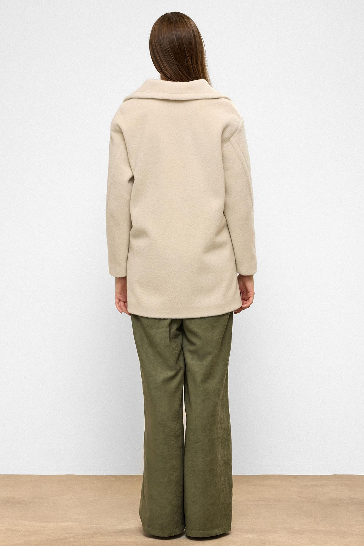 Mendil Yaka Kruvaze Geniş Kesim Kaban BEJ 3129