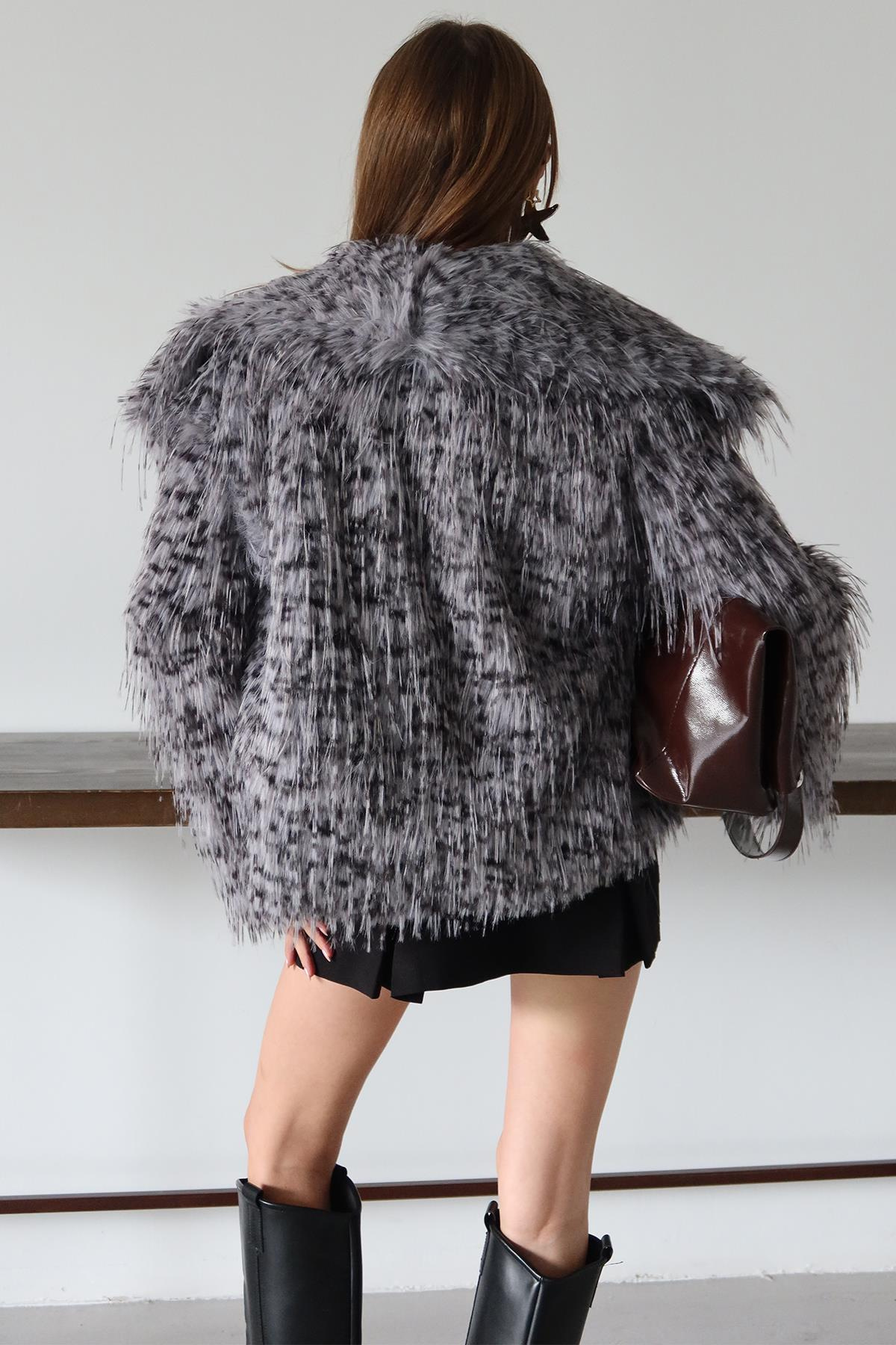 Mendil Yaka Saçaklı Leopar Desen Suni Kürk Ceket GRİ 1017