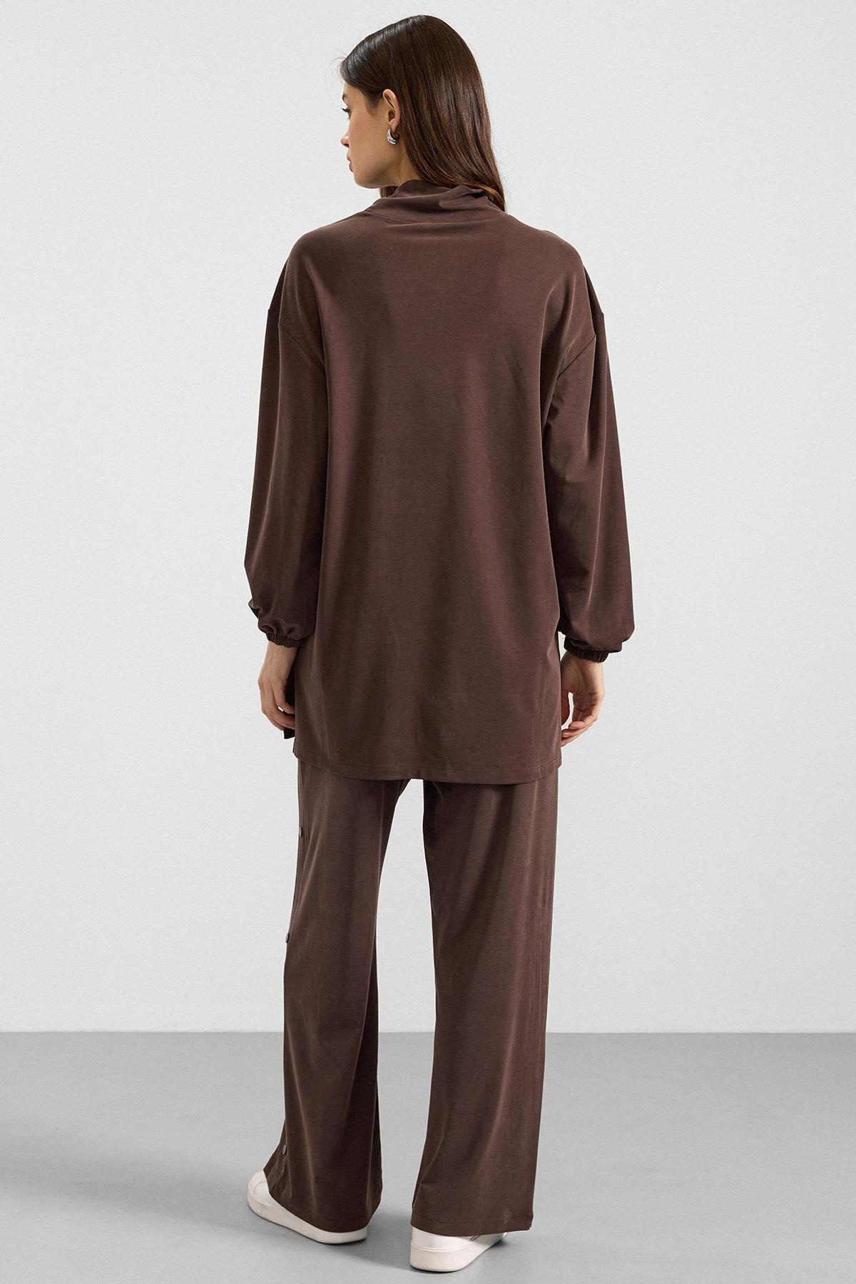 Metal Aksesuarlı Premium Kumaş Sweat Pantolon Takım KAHVE 9404-TK