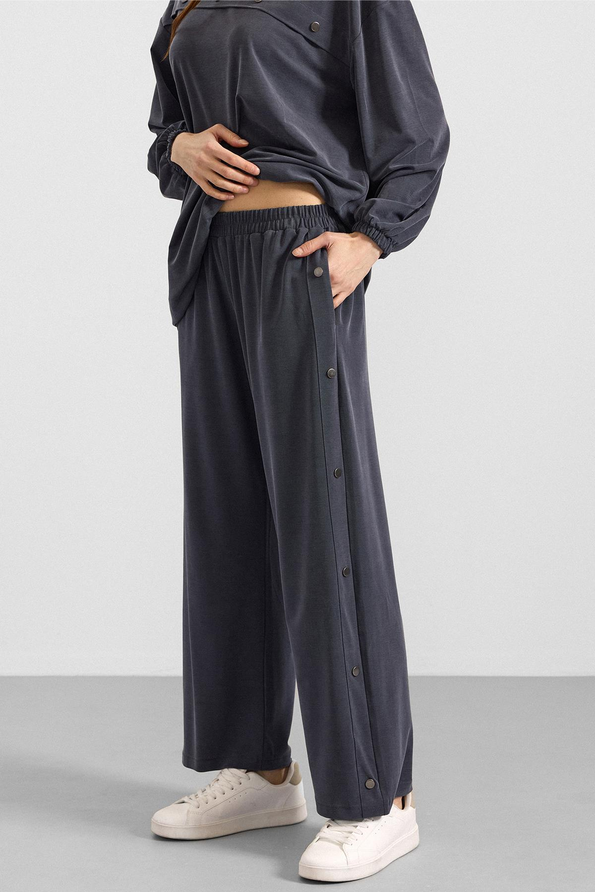 Metal Aksesuarlı Premium Kumaş Sweat Pantolon Takım LACİVERT 9404-TK