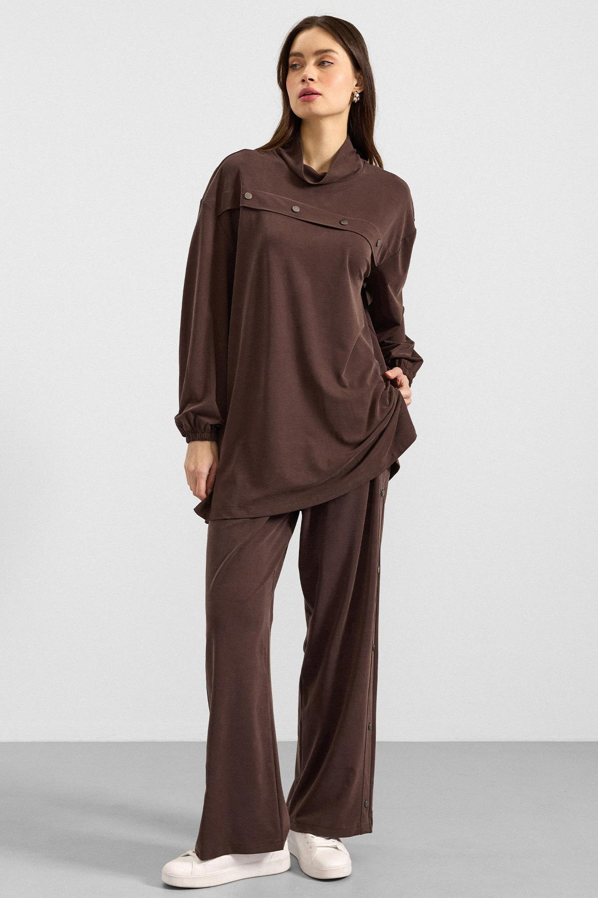 Metal Aksesuarlı Premium Kumaş Sweat Pantolon Takım KAHVE 9404-TK