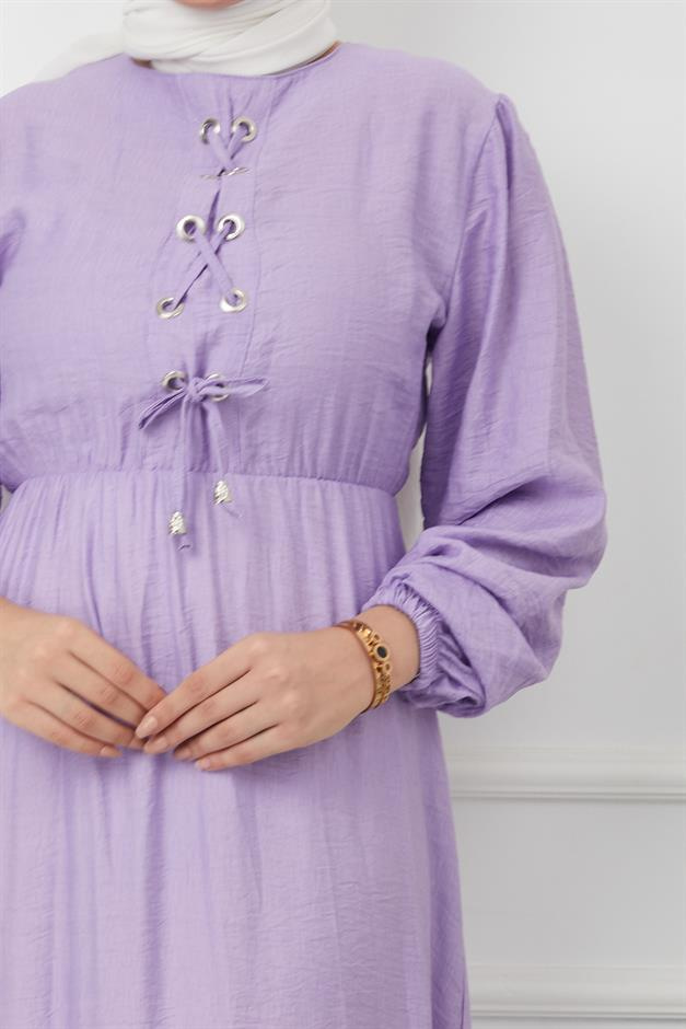 Önü Bağcık Detaylı Beli ve Robası Büzgülü Elbise LİLA 4037-E