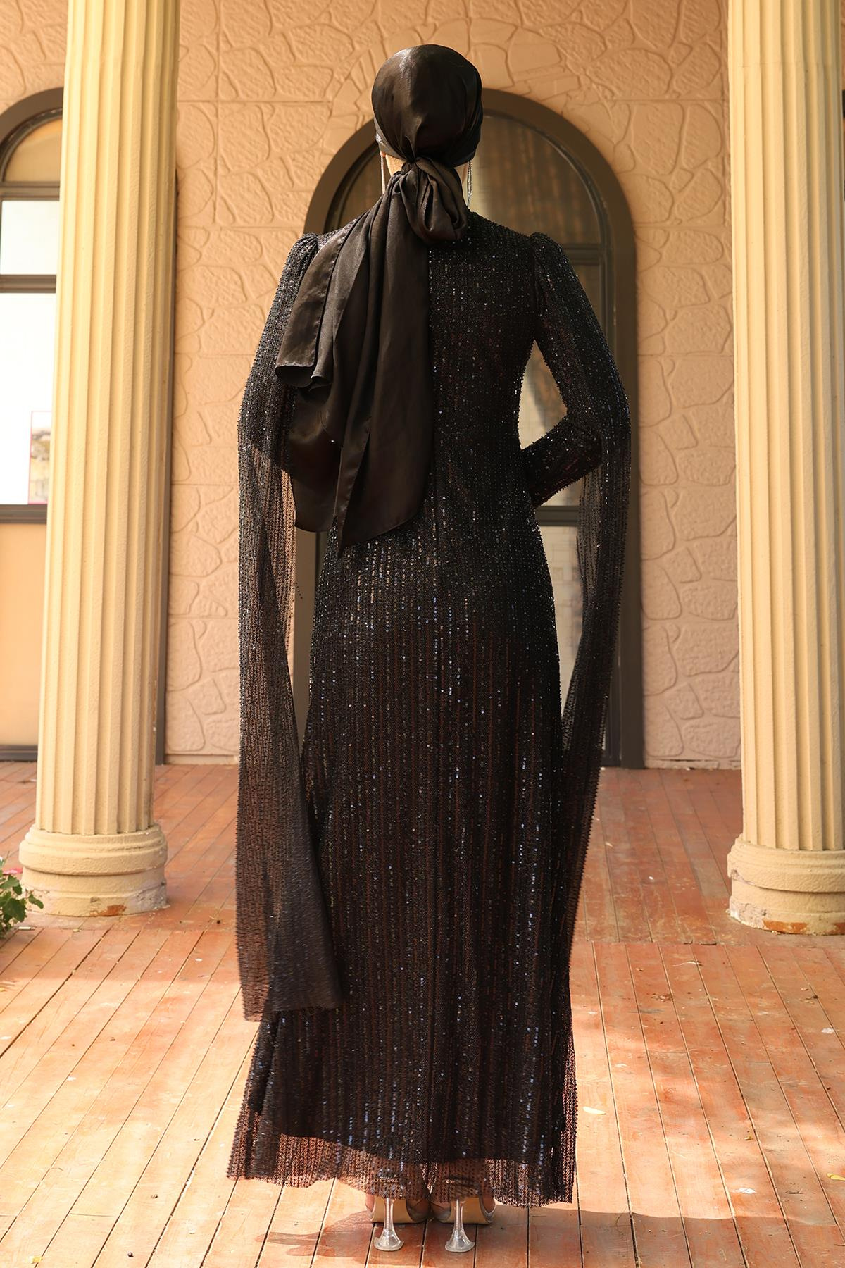 Önü Bağlamalı Pelerin Detaylı Pullu Payetli Tesettür Abiye Elbise SİYAH 1027