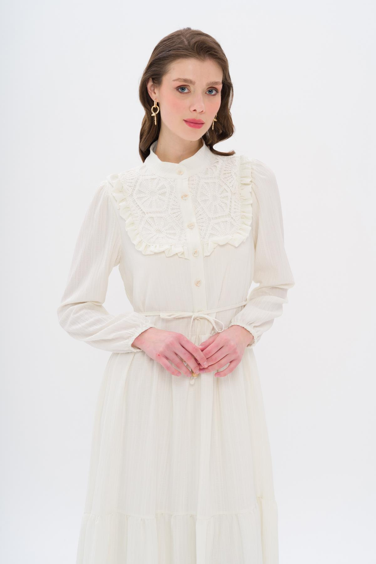 Önü FırFır ve Güpür Detaylı Astarlı Elbise EKRU 9322-E