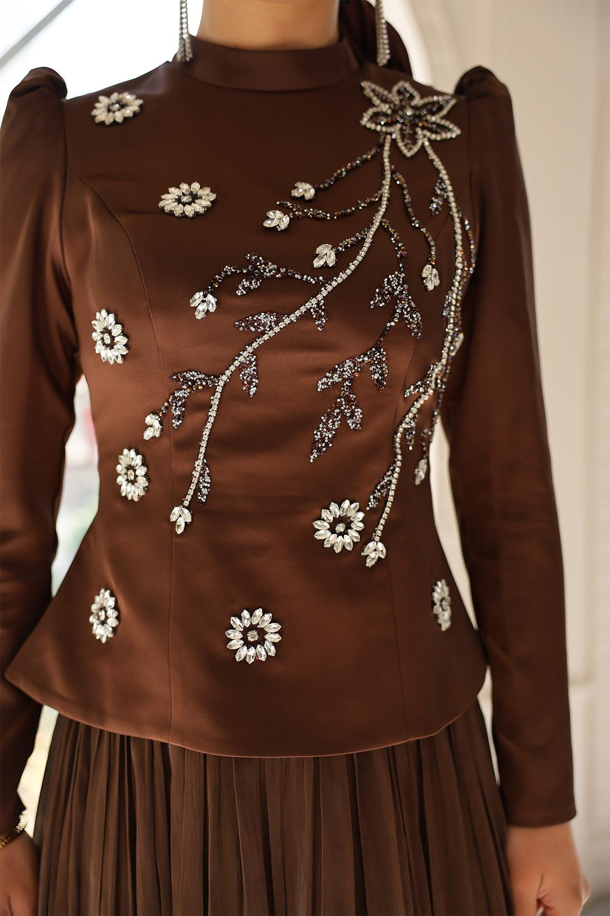 Önü Taş İşlemeli Saten Yoryo İpek Kombinli Tesettür Abiye Elbise KAHVE 1055