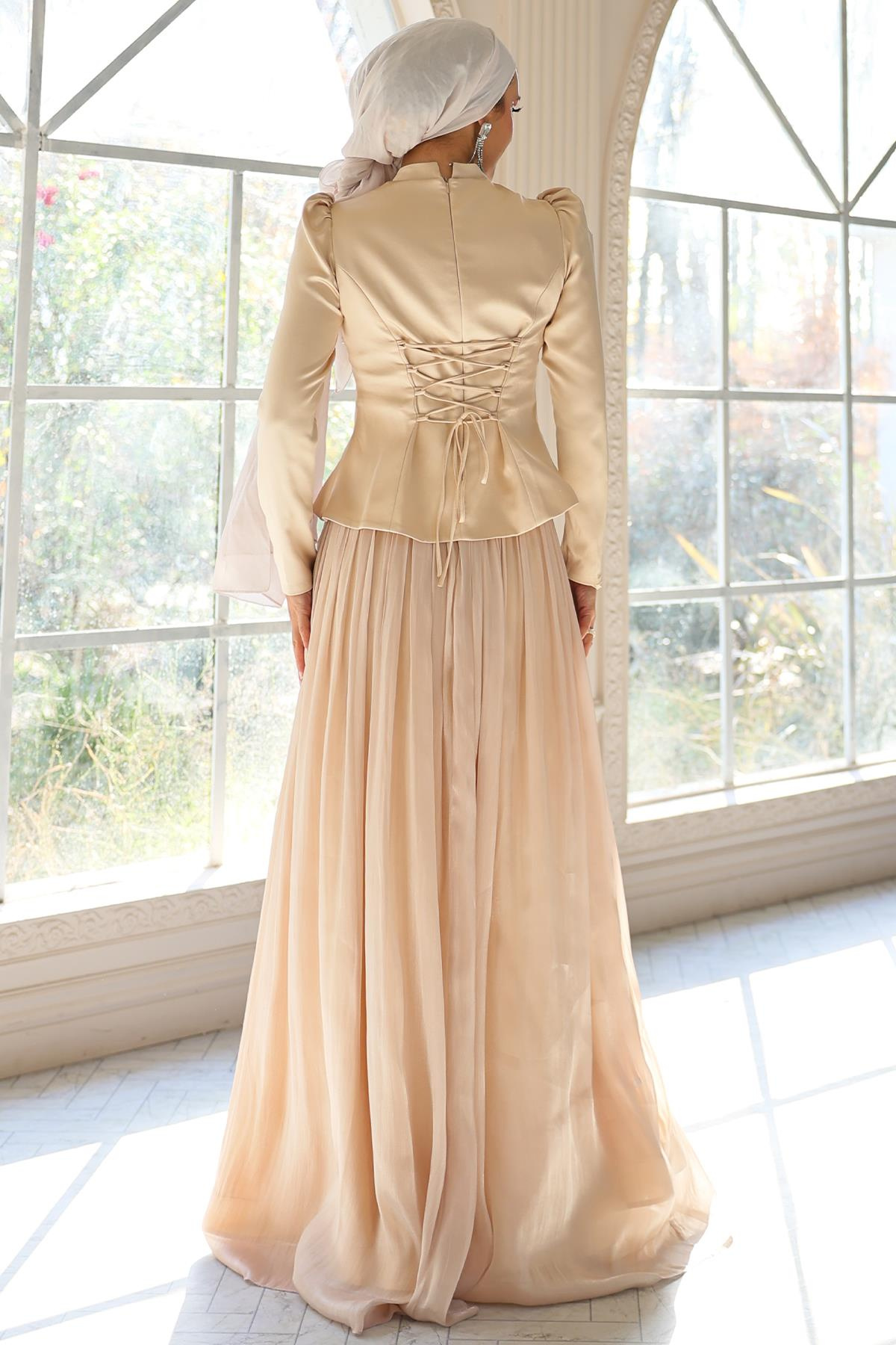 Önü Taş İşlemeli Saten Yoryo İpek Kombinli Tesettür Abiye Elbise BEJ 1055