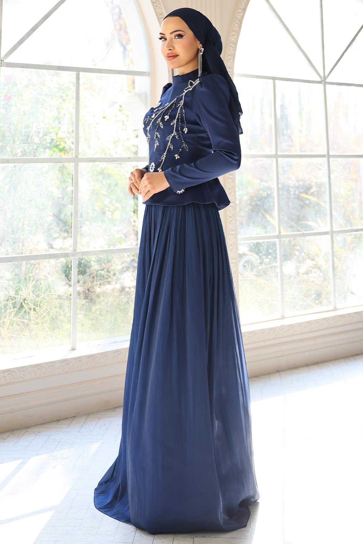 Önü Taş İşlemeli Saten Yoryo İpek Kombinli Tesettür Abiye Elbise K. İNDİGO 1055