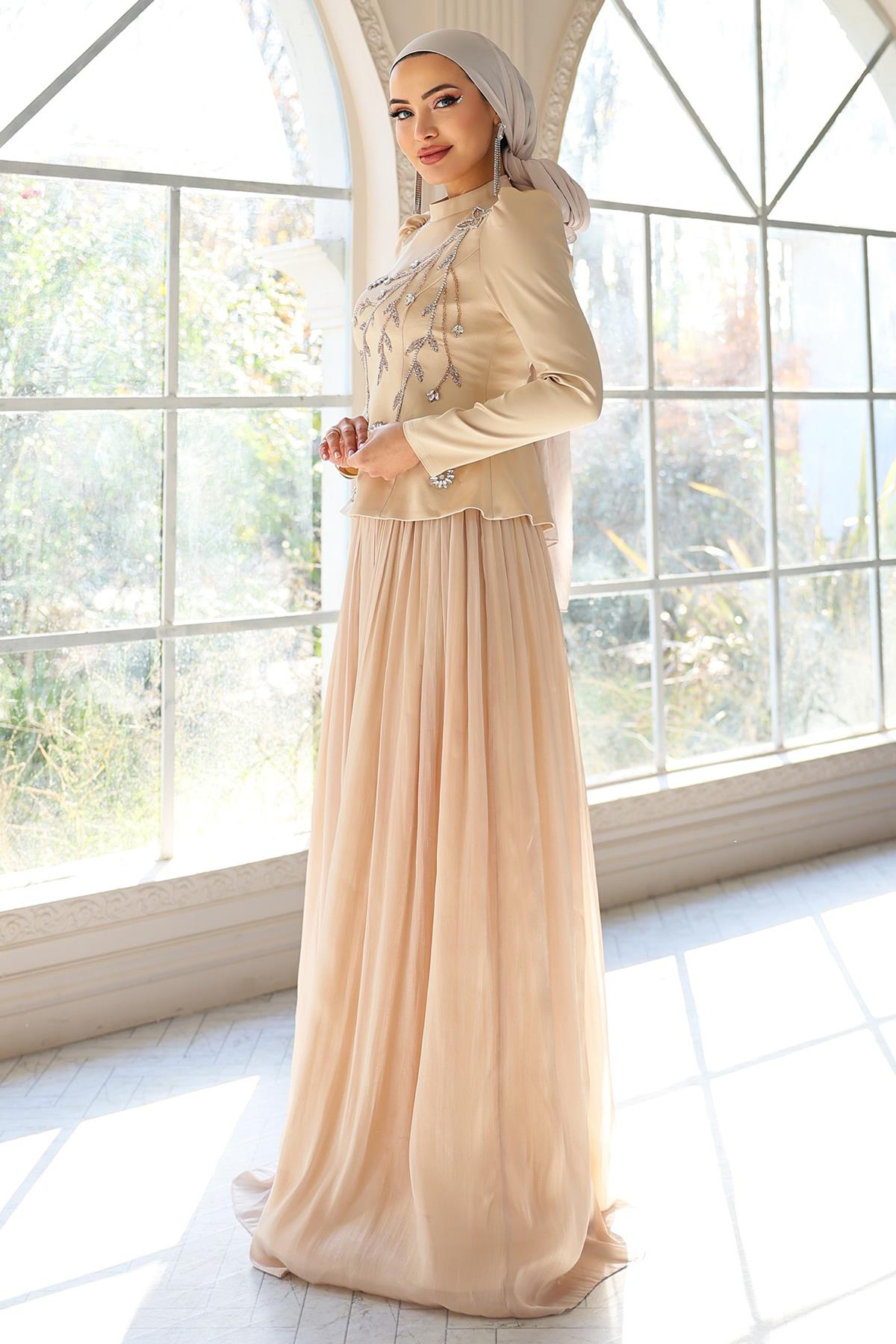 Önü Taş İşlemeli Saten Yoryo İpek Kombinli Tesettür Abiye Elbise BEJ 1055