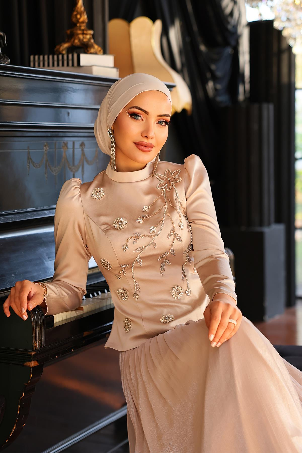 Önü Taş İşlemeli Saten Yoryo İpek Kombinli Tesettür Abiye Elbise TAŞ 1055