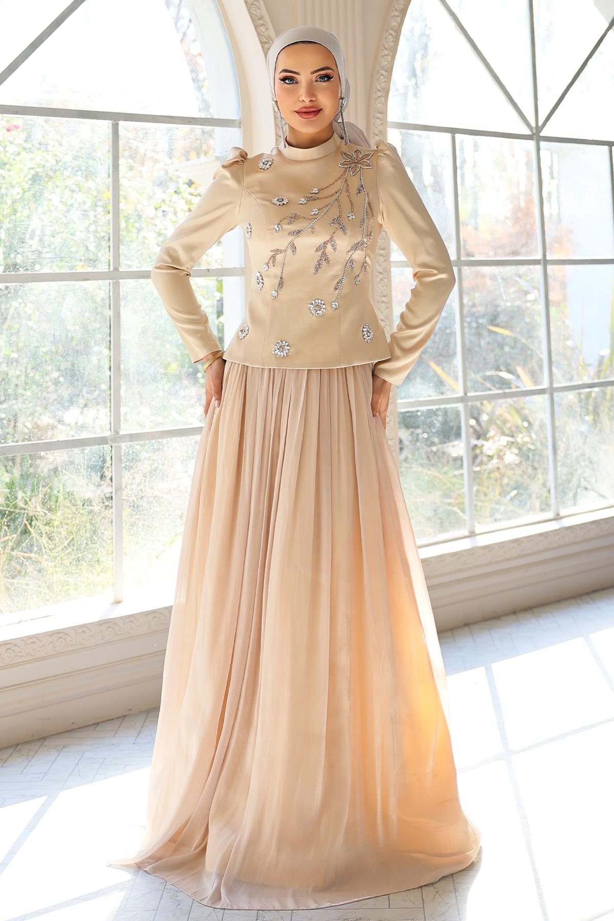 Önü Taş İşlemeli Saten Yoryo İpek Kombinli Tesettür Abiye Elbise BEJ 1055