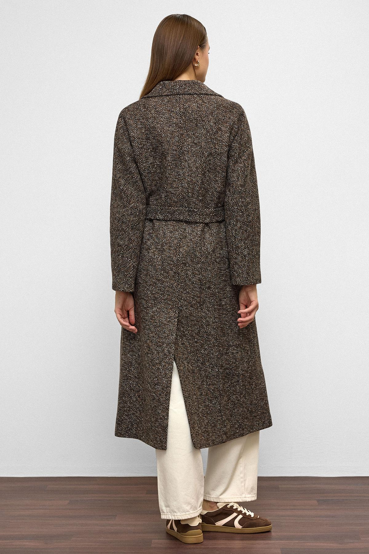 Oversize Çıt Çıt Kapamalı Balık Sırtı Desen Ara Boy Kaban KAHVE 3035