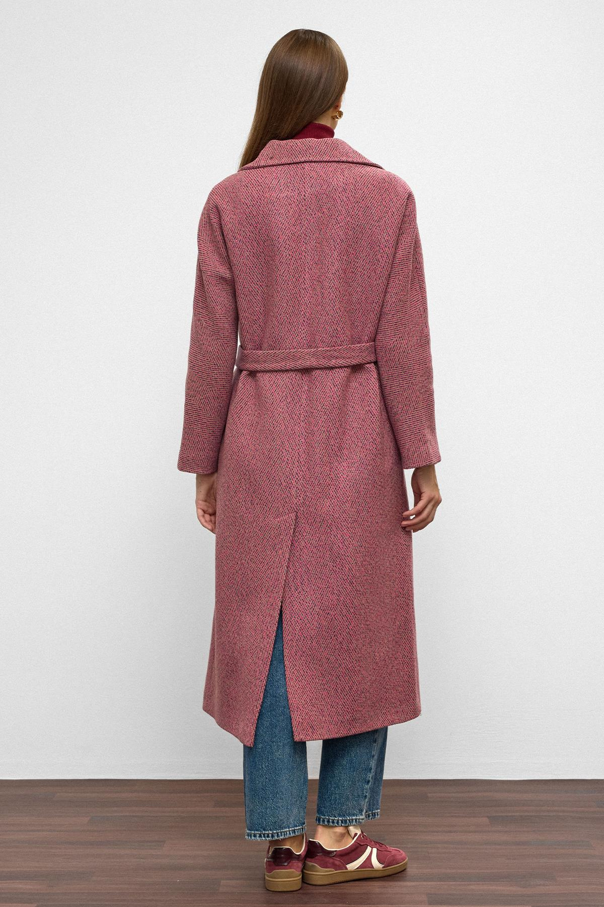 Oversize Çıt Çıt Kapamalı Balık Sırtı Desen Ara Boy Kaban FUŞYA 3035