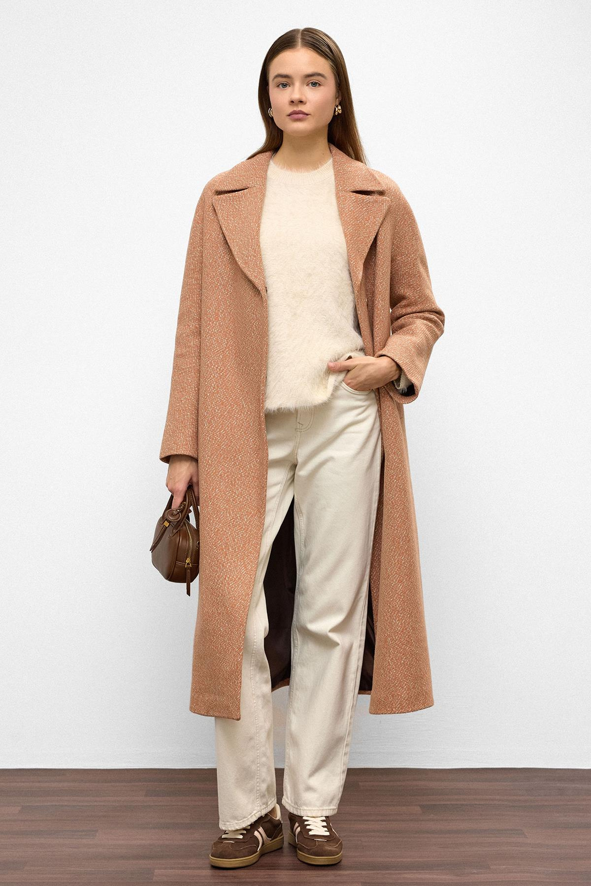 Oversize Çıt Çıt Kapamalı Balık Sırtı Desen Ara Boy Kaban SOMON 3035