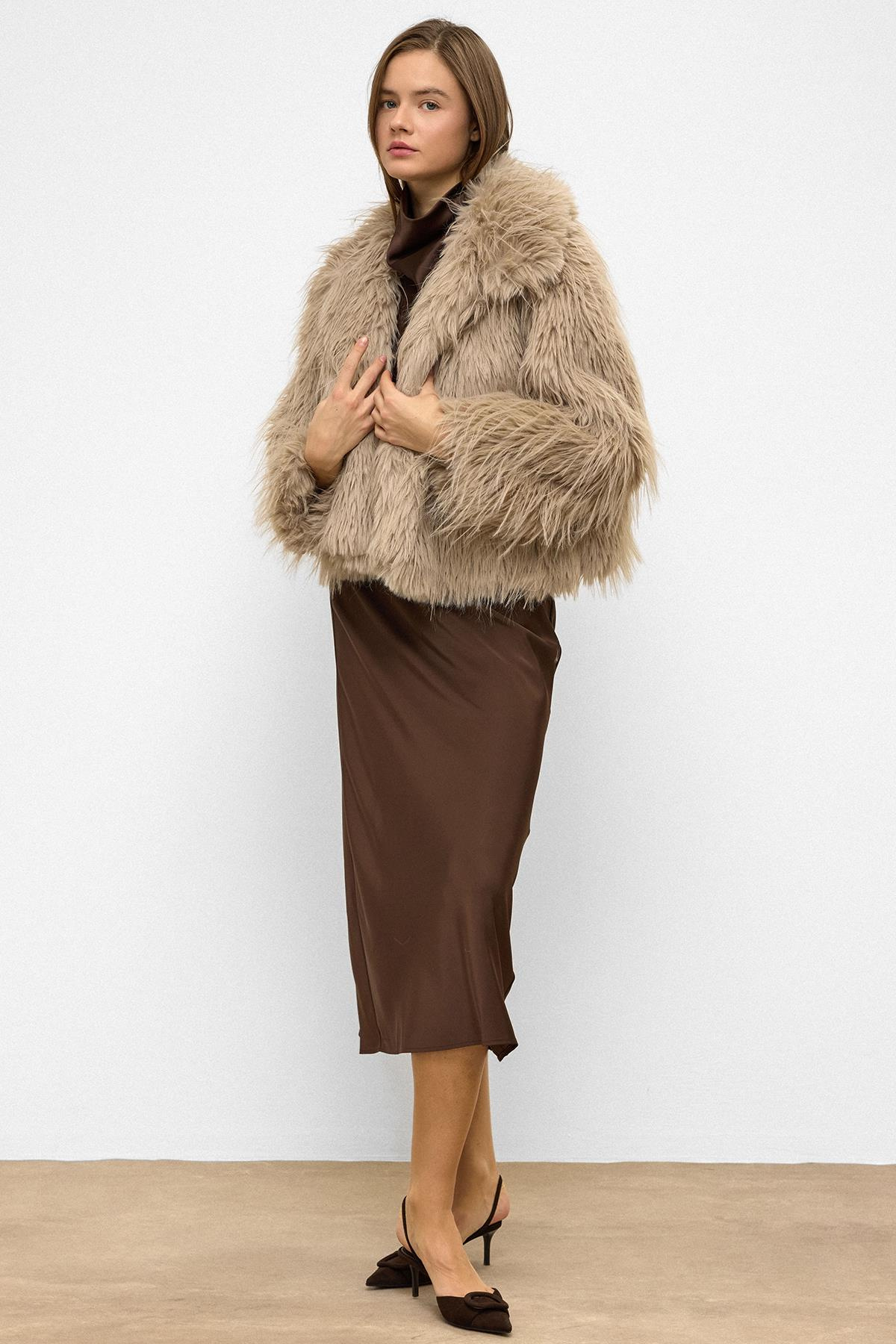 سترة كبيرة الحجم من الفرو الصناعي طويل الشعر حجر 1011