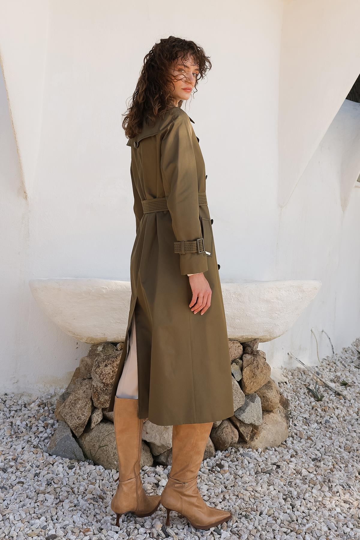 Özel Dikiş Detaylı Kruvaze Su İtici Özellikli Trençkot A.HAKİ 6703