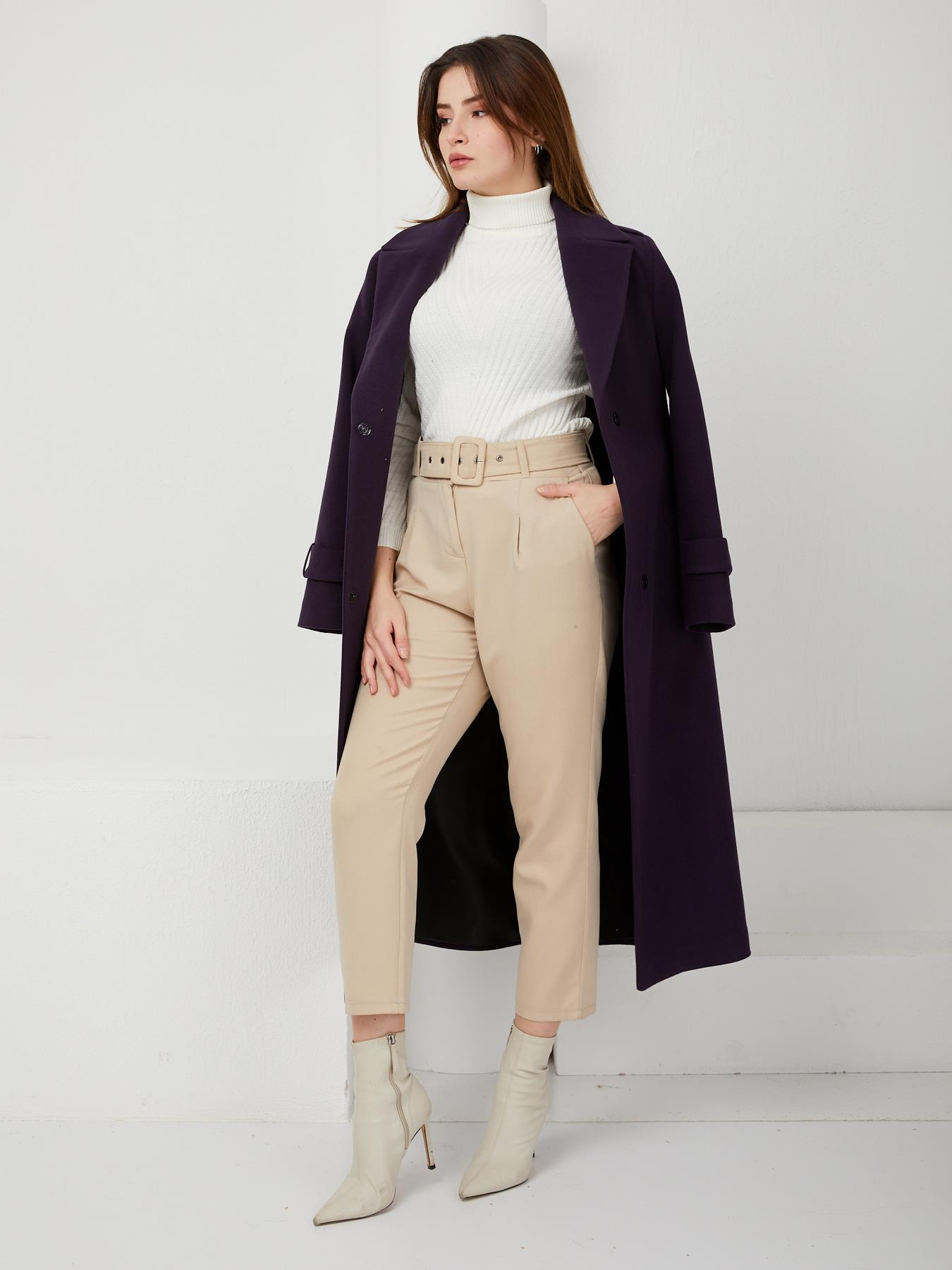 Pelerin ve Apolet Detaylı Çıt Çıt kapamalı Ara Boy Kaban MOR 3771