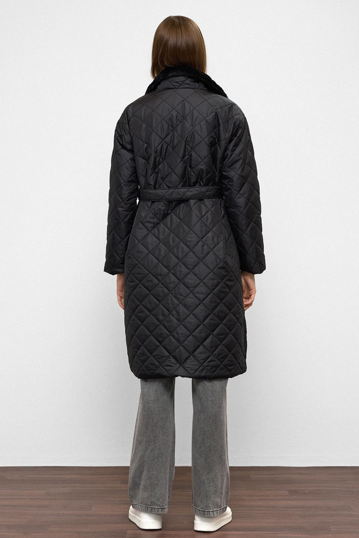 Peluş Garnili Çıt Çıt Kapamalı Kruvaze Kapitone Mont SİYAH 6787