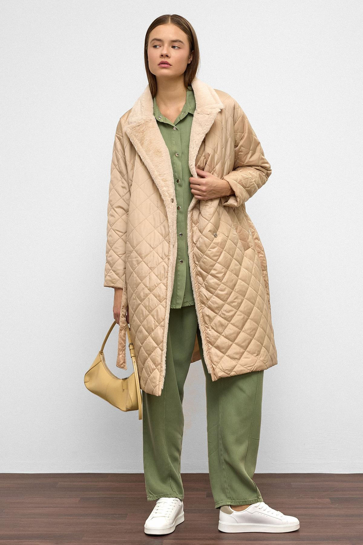 Peluş Garnili Çıt Çıt Kapamalı Kruvaze Kapitone Mont TAŞ 6787