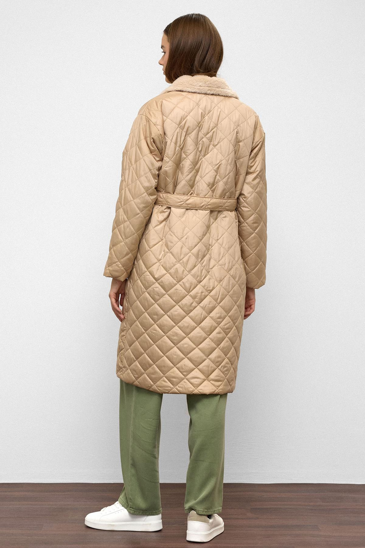 Peluş Garnili Çıt Çıt Kapamalı Kruvaze Kapitone Mont TAŞ 6787