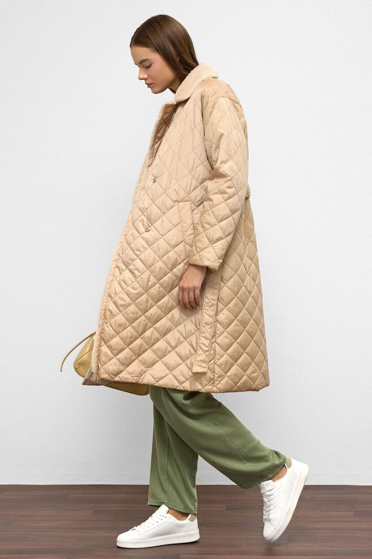 Peluş Garnili Çıt Çıt Kapamalı Kruvaze Kapitone Mont TAŞ 6787