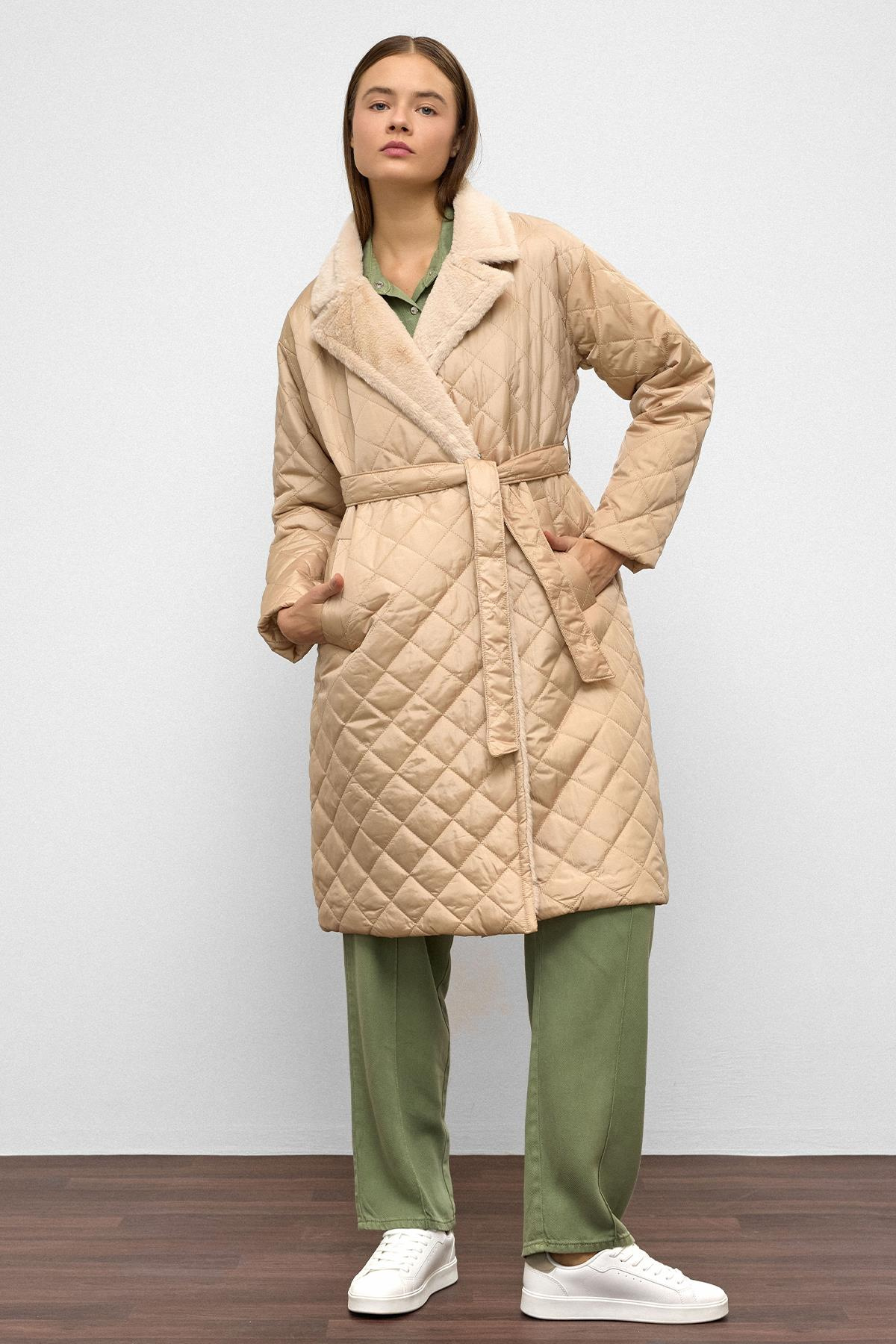 Peluş Garnili Çıt Çıt Kapamalı Kruvaze Kapitone Mont TAŞ 6787