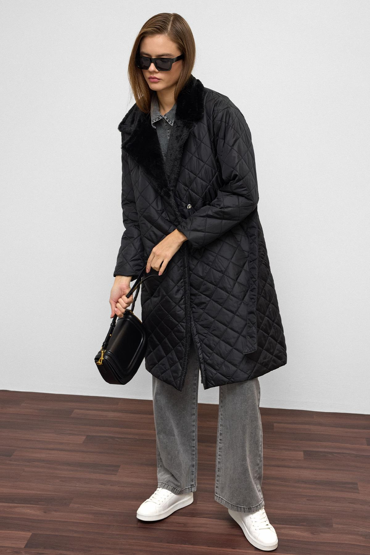 Peluş Garnili Çıt Çıt Kapamalı Kruvaze Kapitone Mont SİYAH 6787