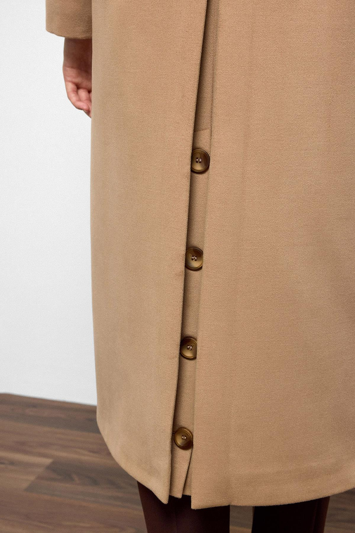 Punto Dikiş Detaylı Arkası Plikaşeli Ara Boy Kaşmir Kaban BİSKÜVİ 3113