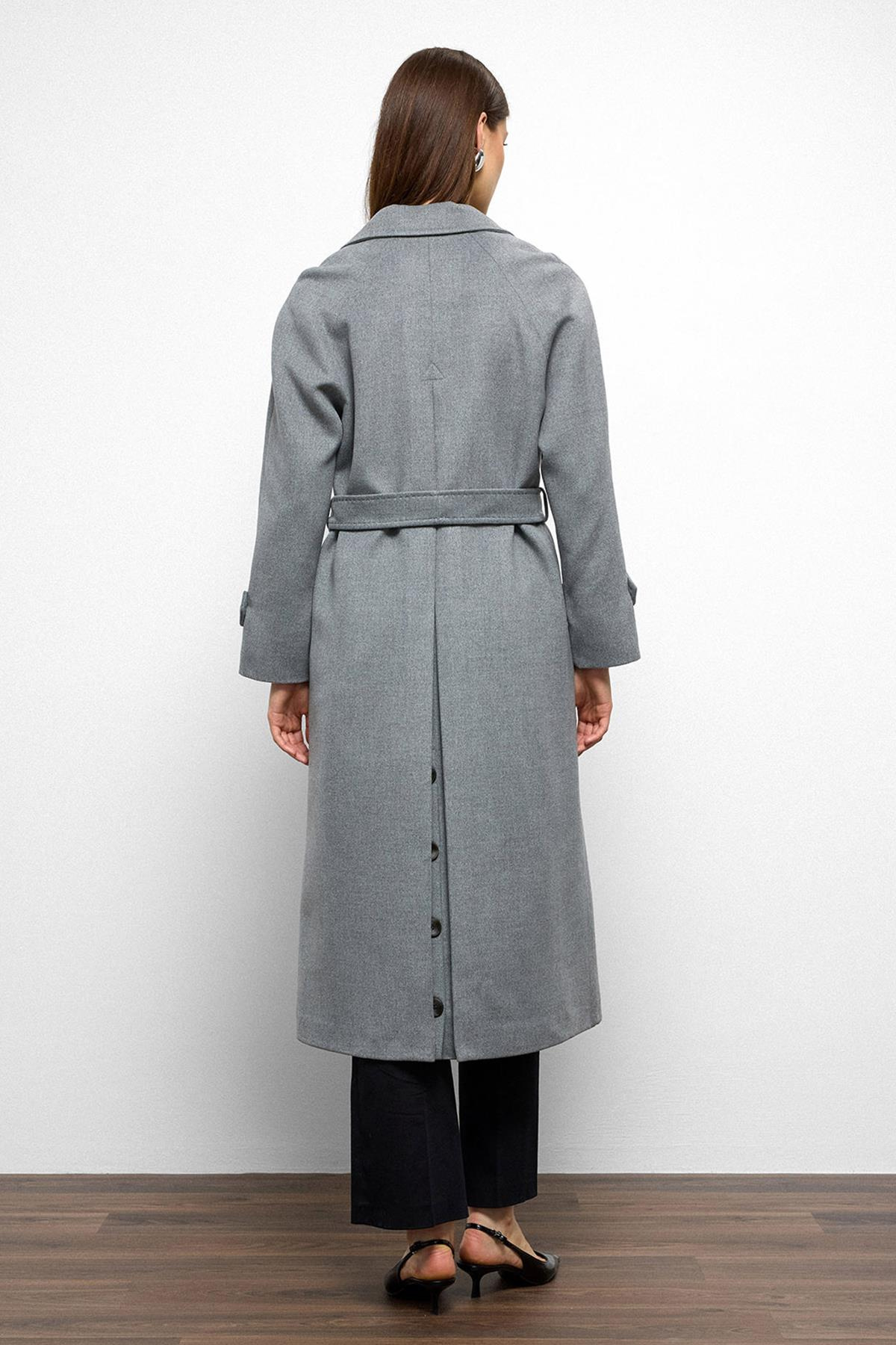 Punto Dikiş Detaylı Arkası Plikaşeli Ara Boy Kaşmir Kaban KOYU GRİ 3113