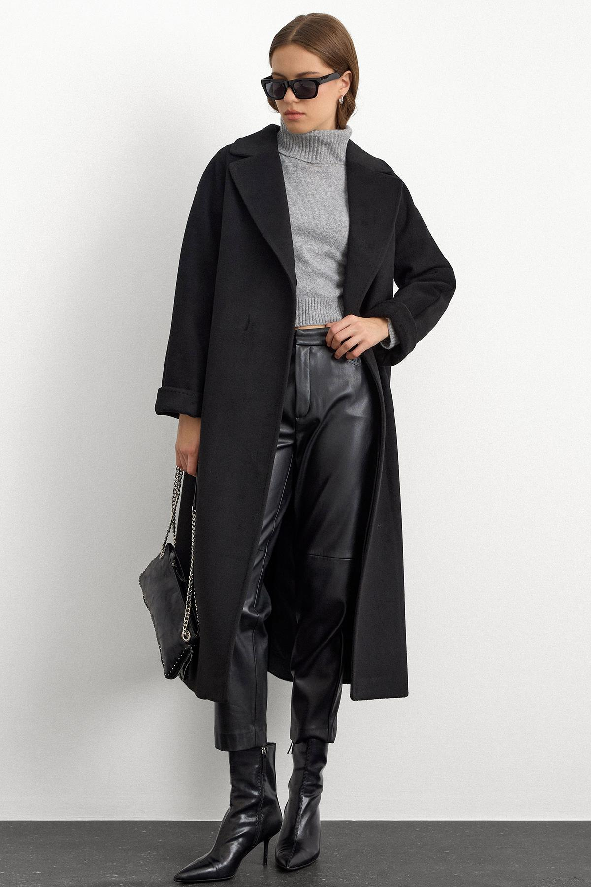 Punto Dikiş Detaylı Oversize Premium Kaban SİYAH 3108