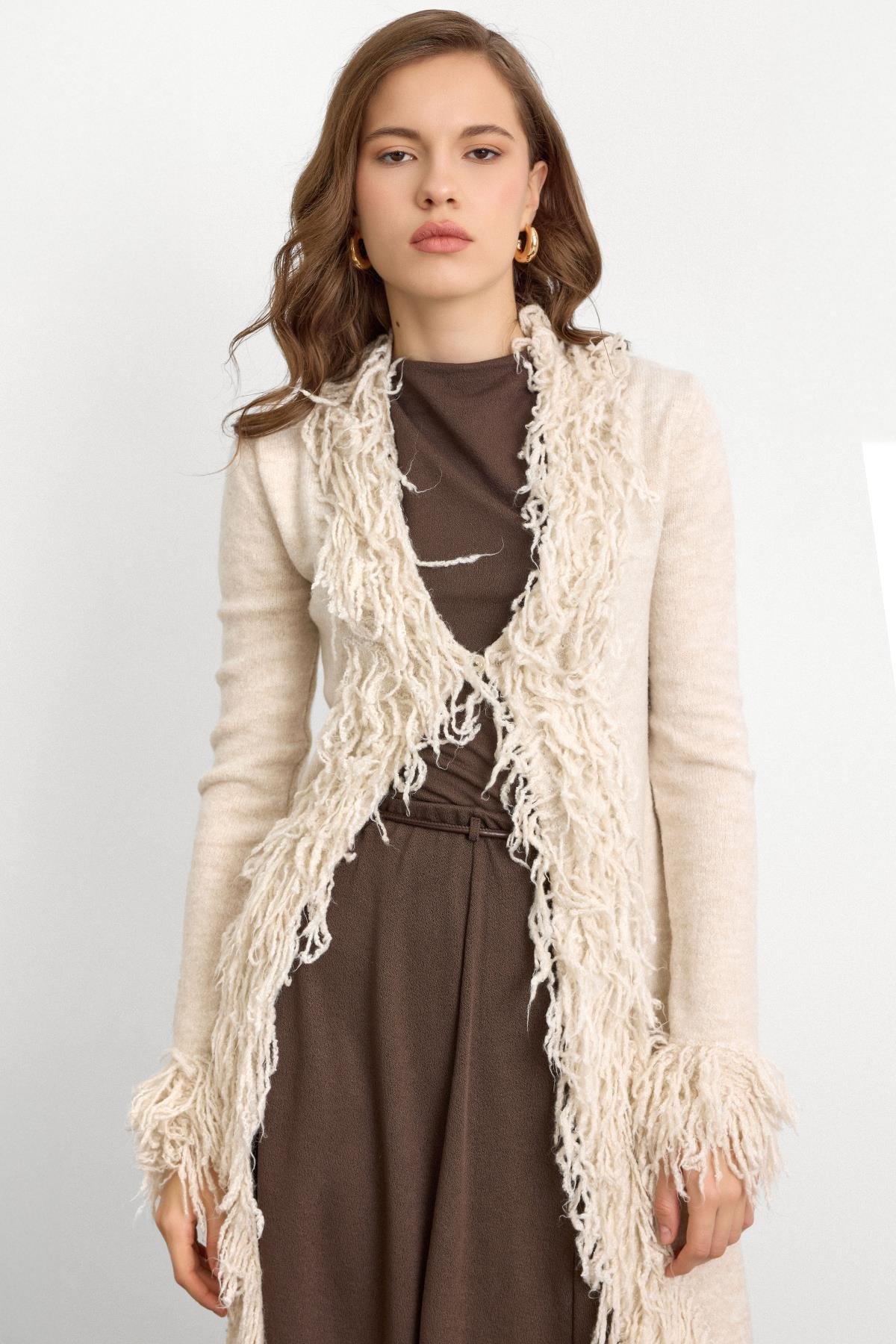 Püskül Detaylı Uzun Triko Hırka TAŞ 8281