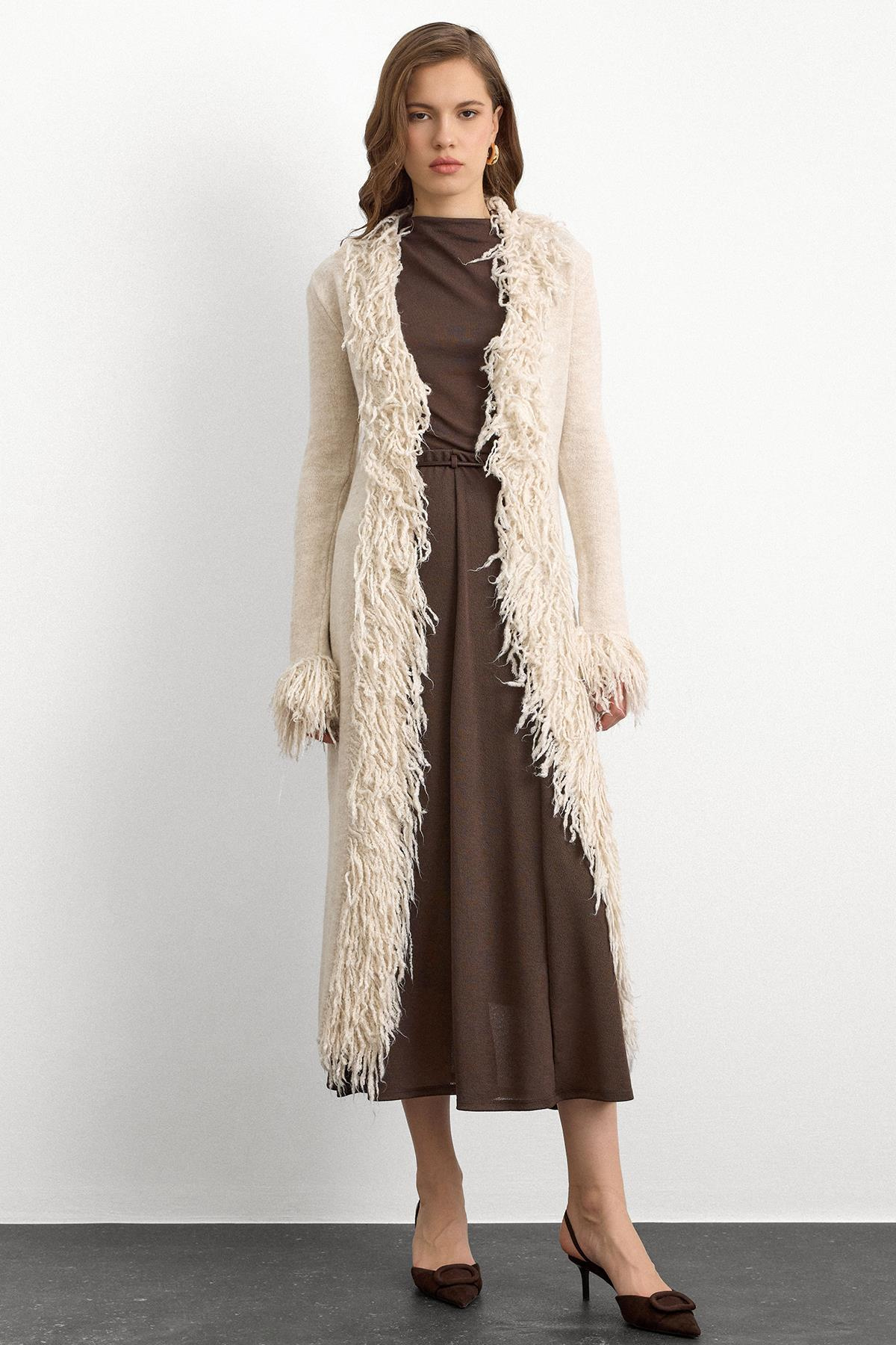 Püskül Detaylı Uzun Triko Hırka TAŞ 8281