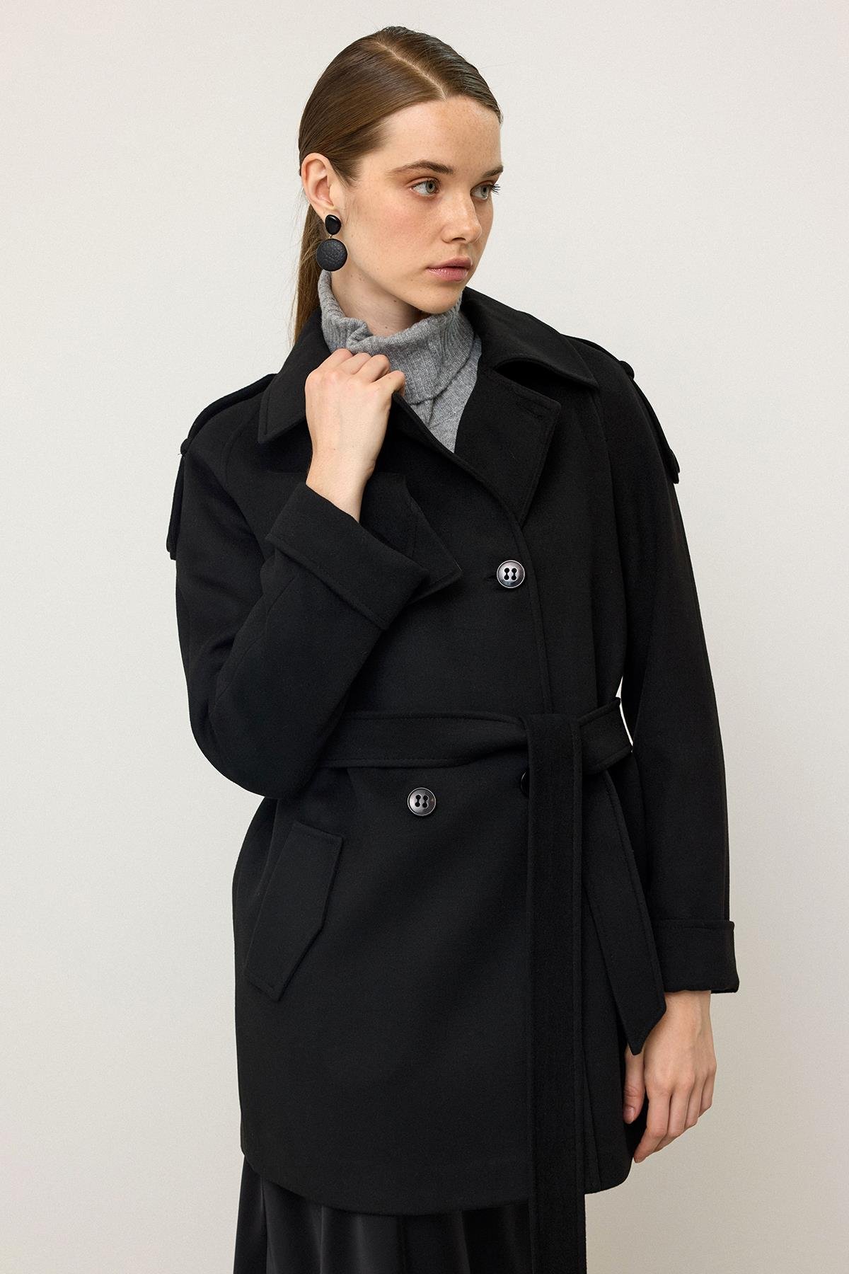 Reglan Kol Apolet ve Pelerin Detaylı Kaşmir Kaban SİYAH 3131