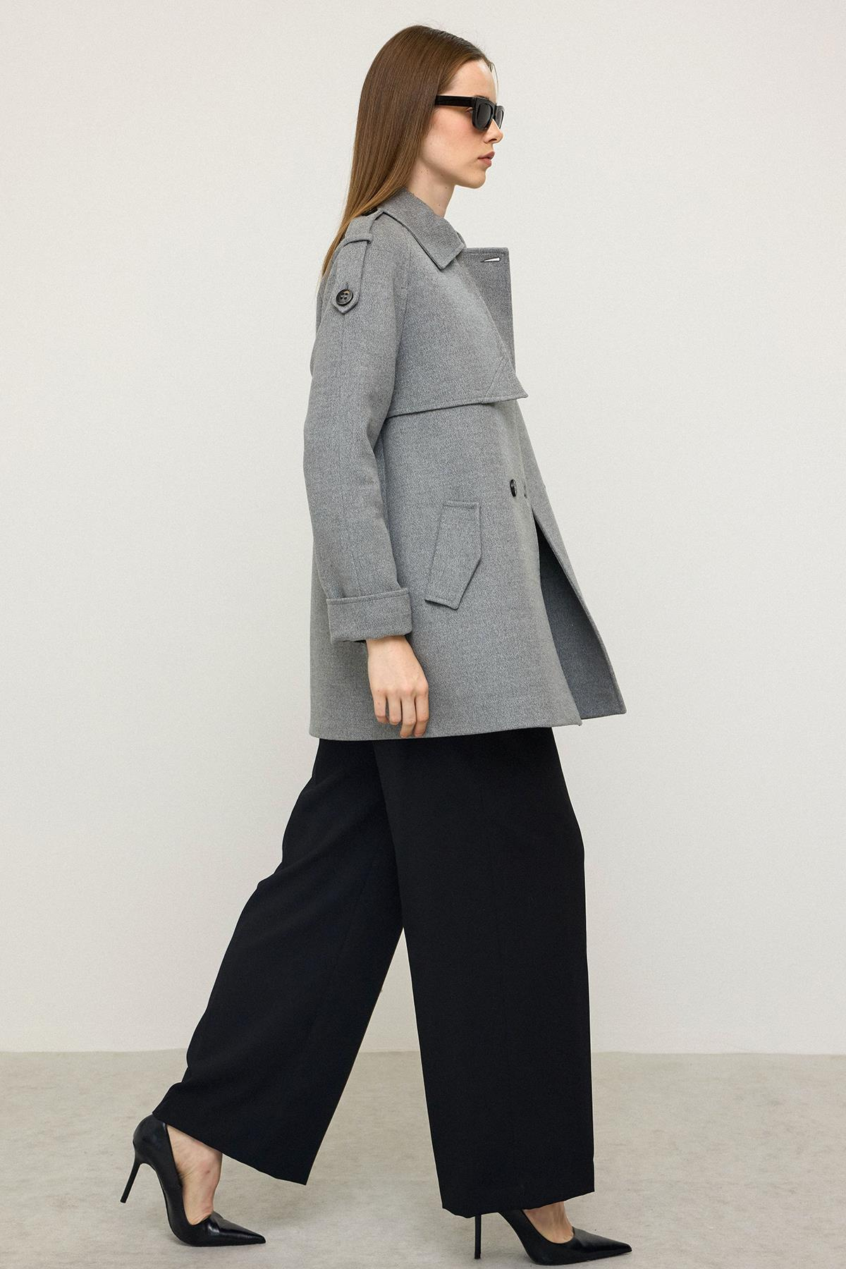 Reglan Kol Apolet ve Pelerin Detaylı Kaşmir Kaban GRİ 3131