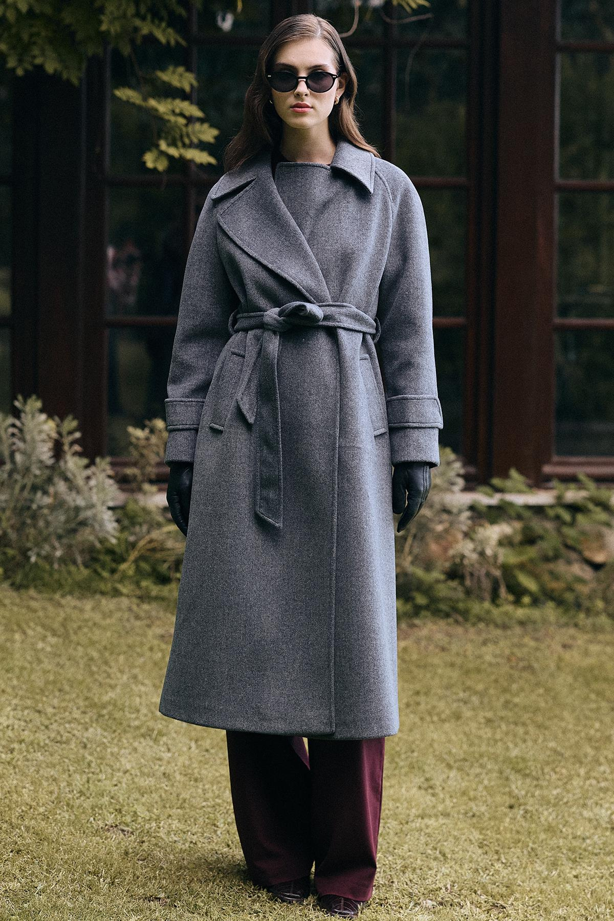 معطف متوسط الطول بأكمام راجلان وإغلاق بزر كبس رمادي غامق 3145