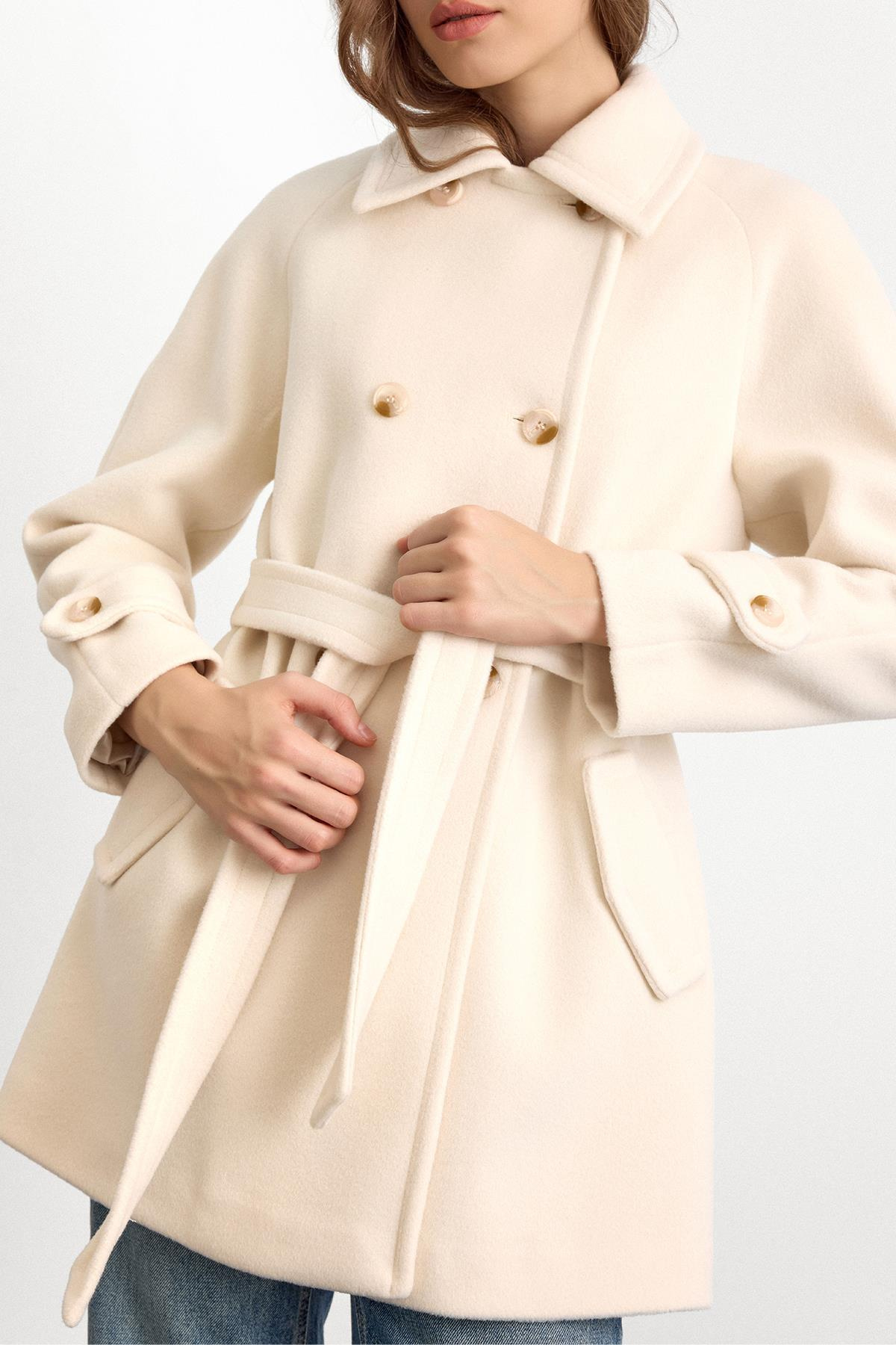 Reglan Kol Kruvaze Kısa Kaban EKRU 3150