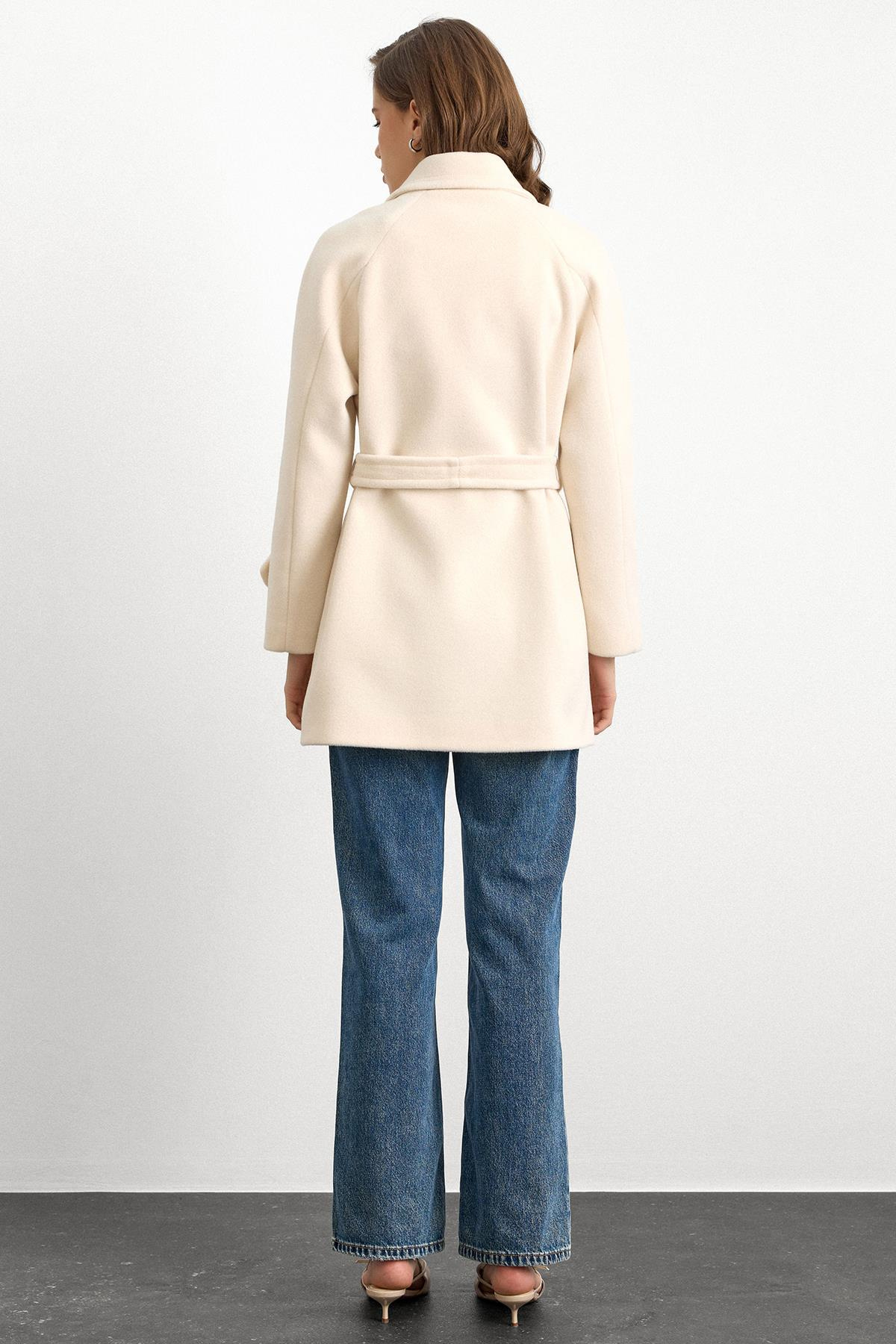 Reglan Kol Kruvaze Kısa Kaban EKRU 3150