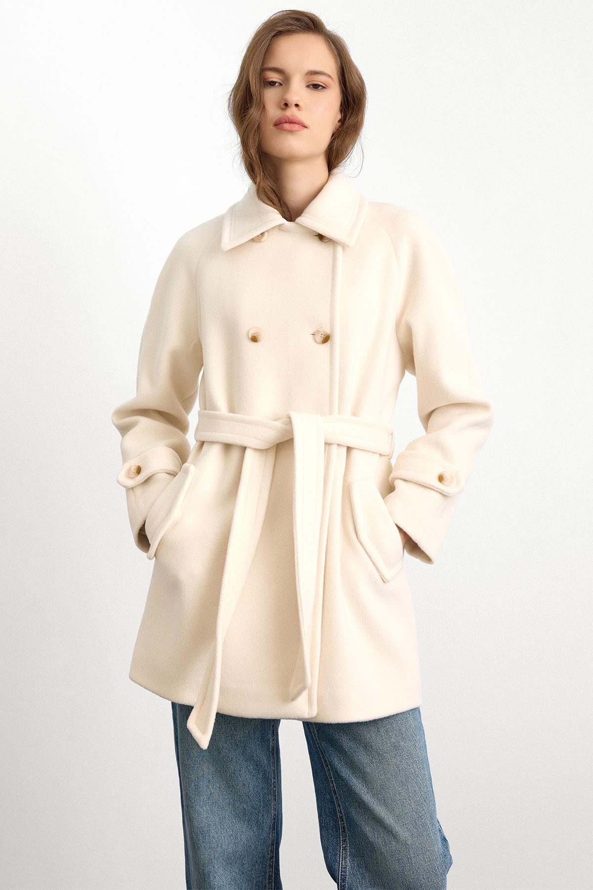 Reglan Kol Kruvaze Kısa Kaban EKRU 3150