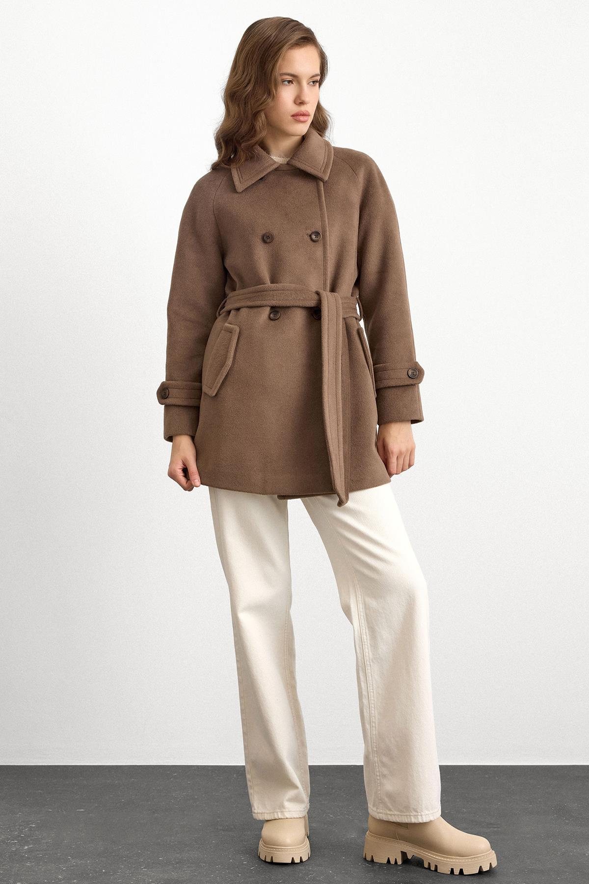 Reglan Kol Kruvaze Kısa Kaban VİZON 3150