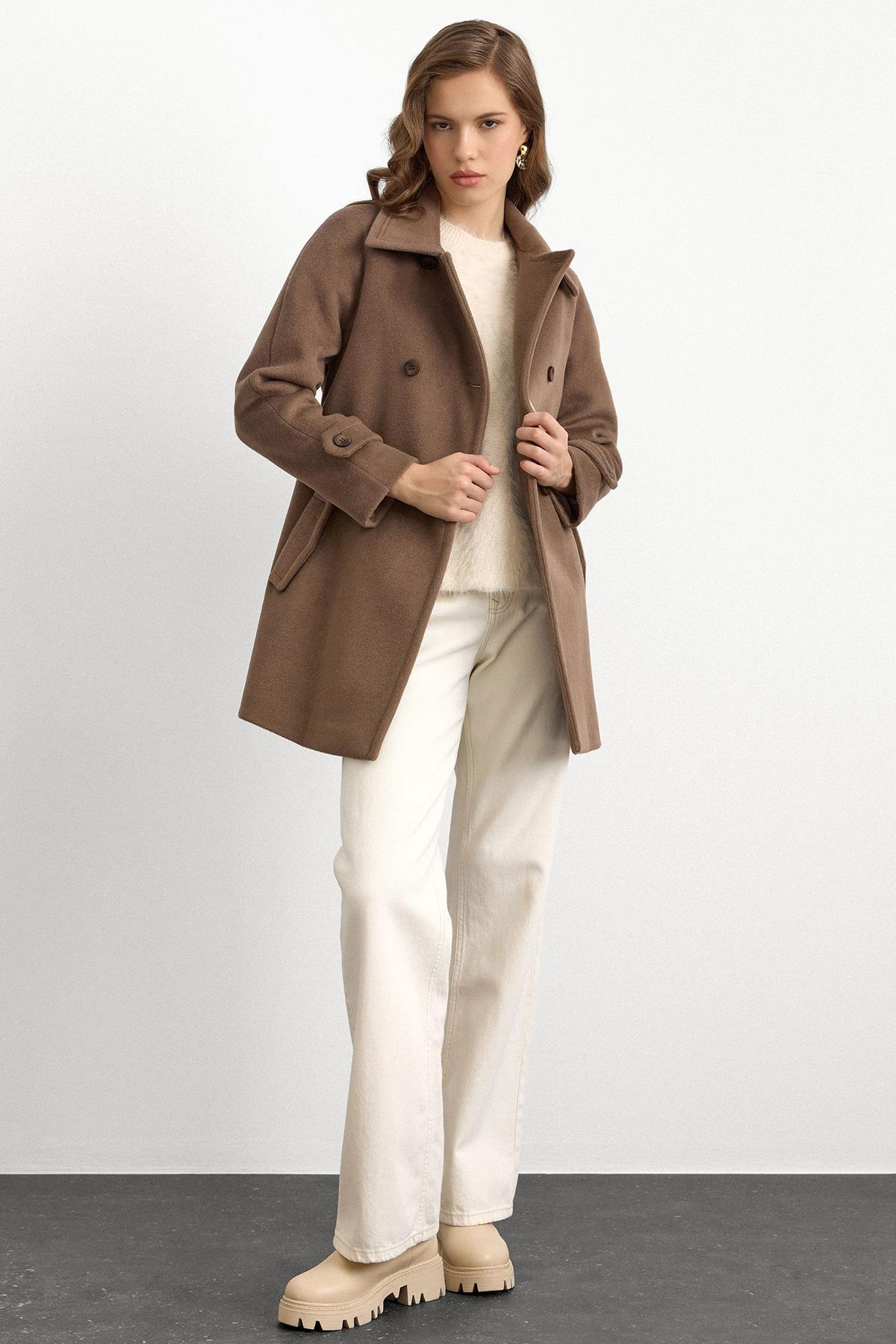 Reglan Kol Kruvaze Kısa Kaban VİZON 3150