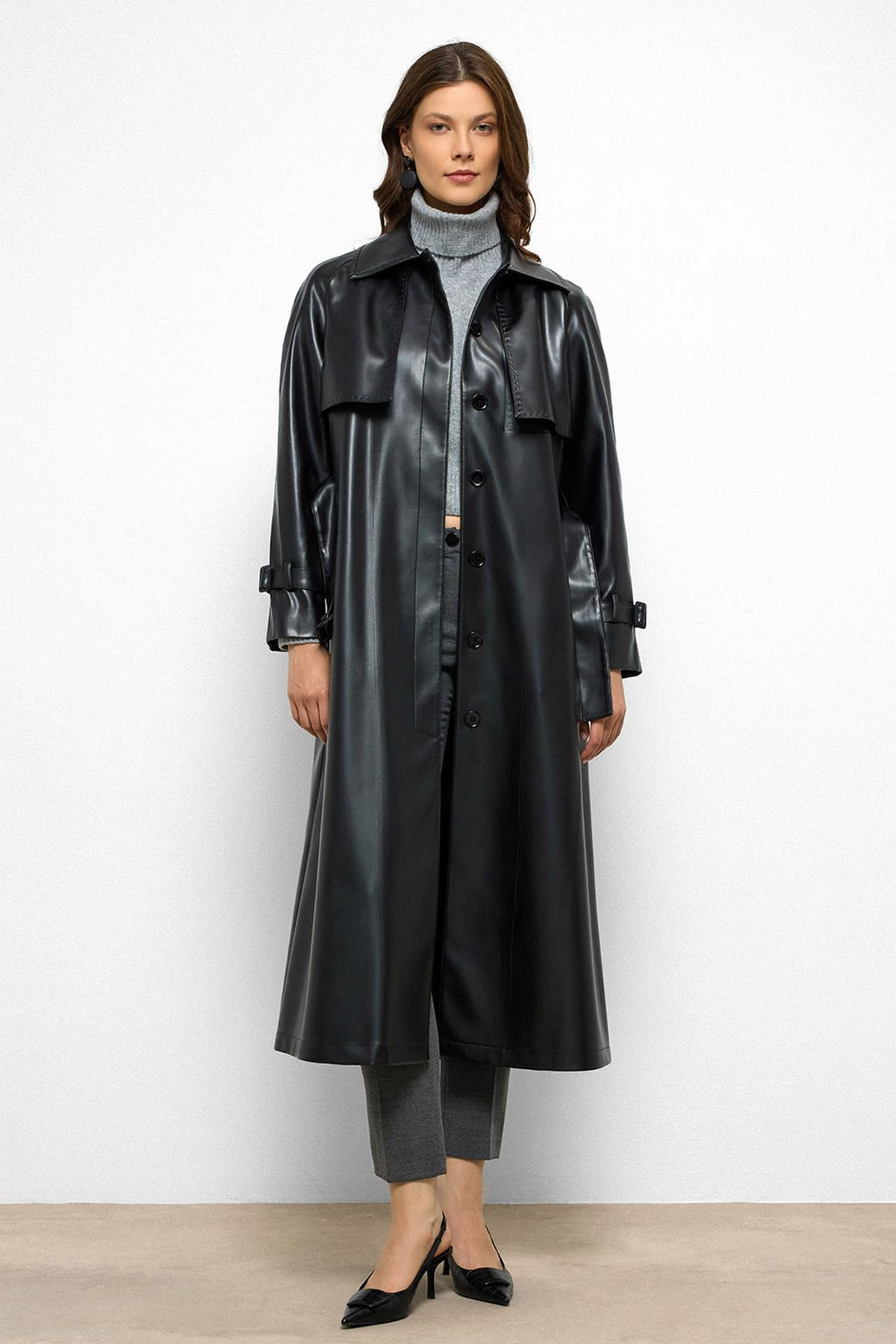 Reglan Kol Pelerin ve Punto Dikiş Detaylı Deri Trençkot SİYAH 6754
