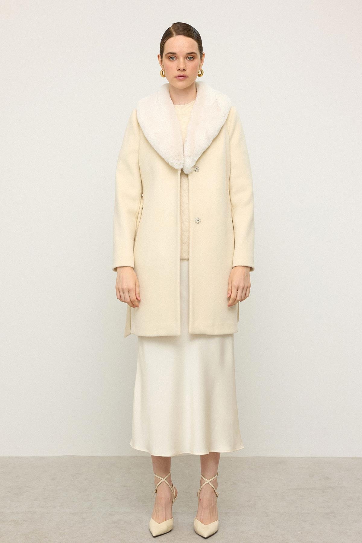 Şal Yaka Kürklü Belden Bağlamalı Kaban EKRU 3093