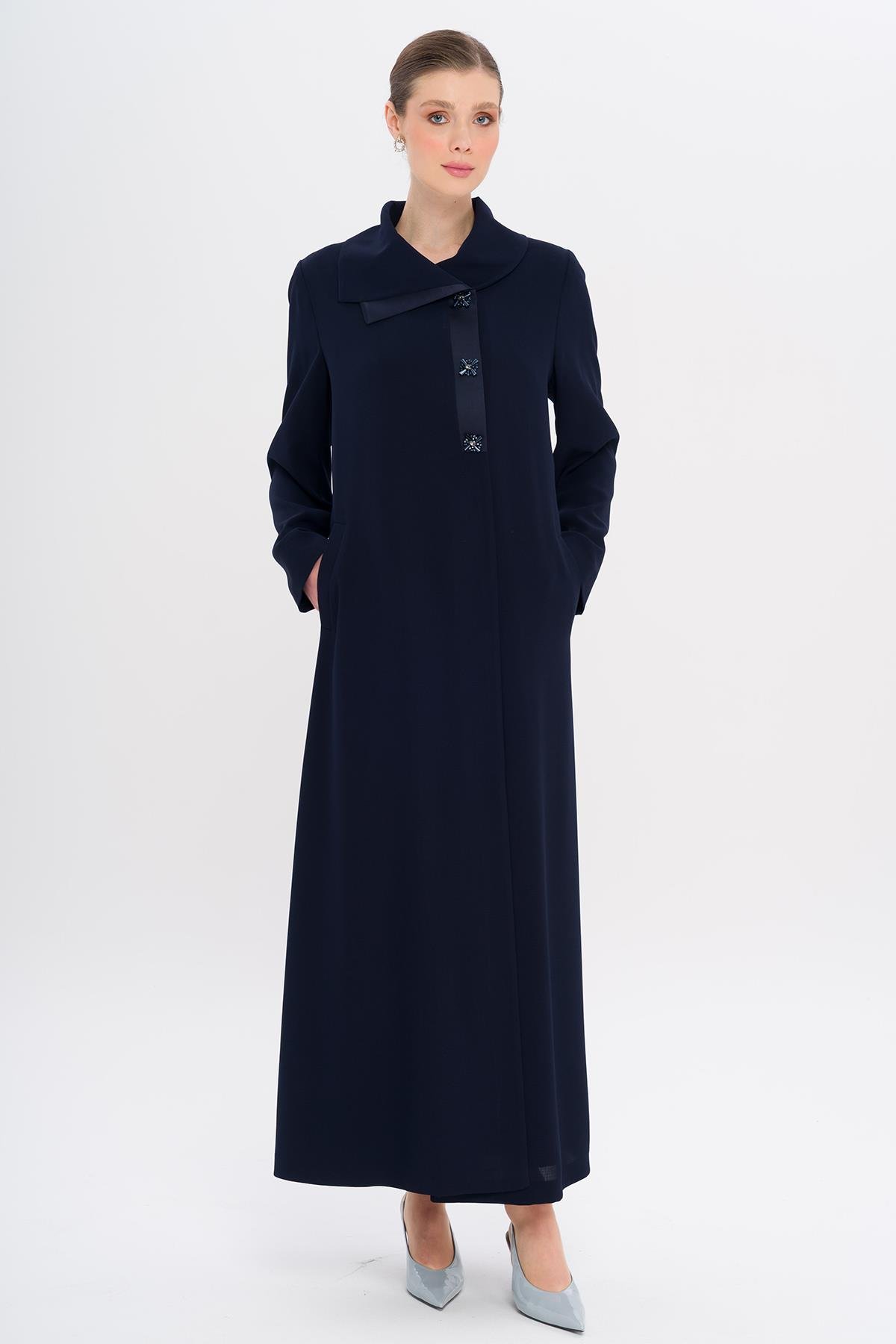 Saten Garnili Düğmeleri Taşlı Astarlı Büyük Beden Pardesü LACİVERT 6719