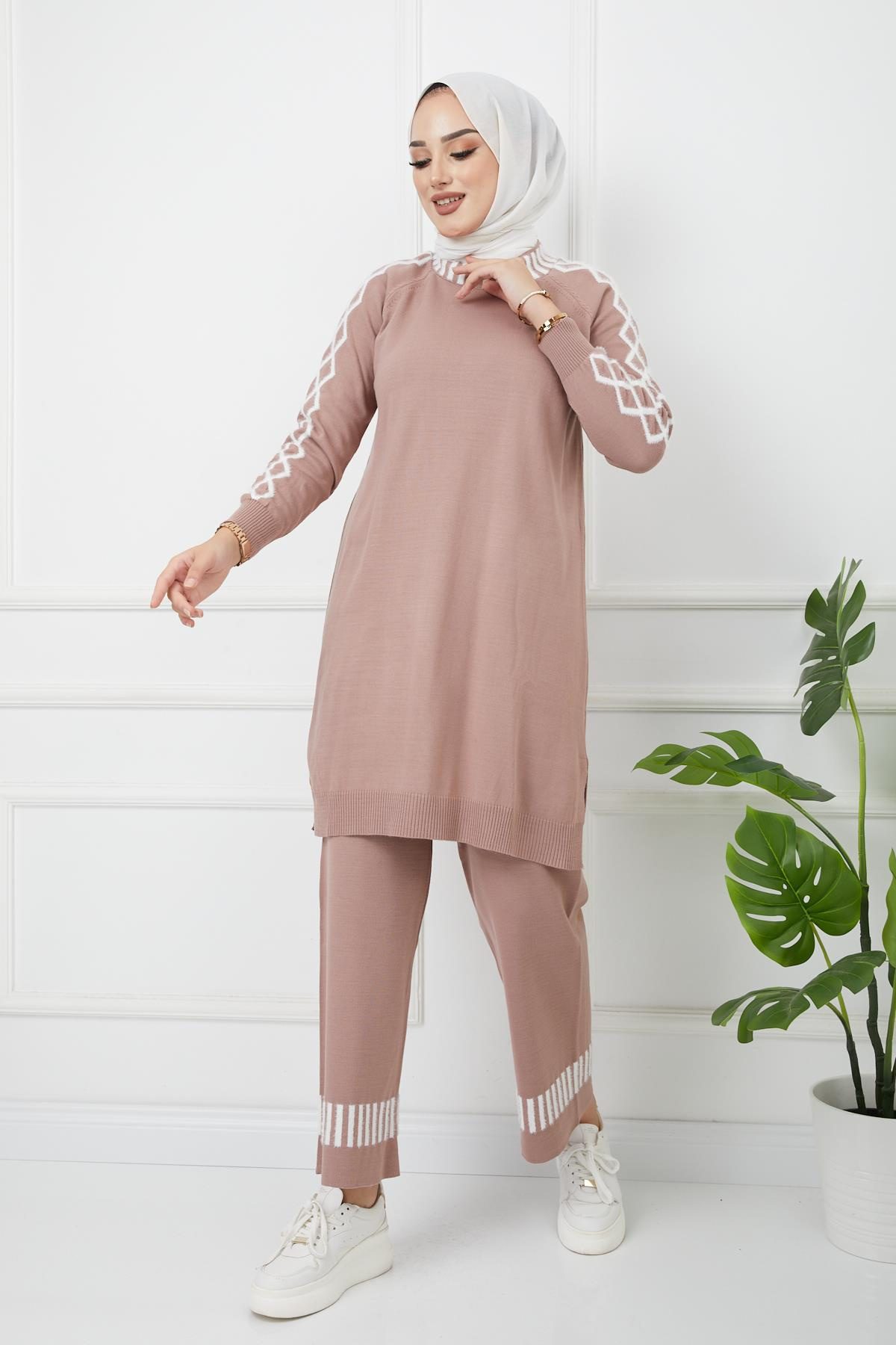 Şerit ve Baklava Desenli Triko Takım PUDRA 9185