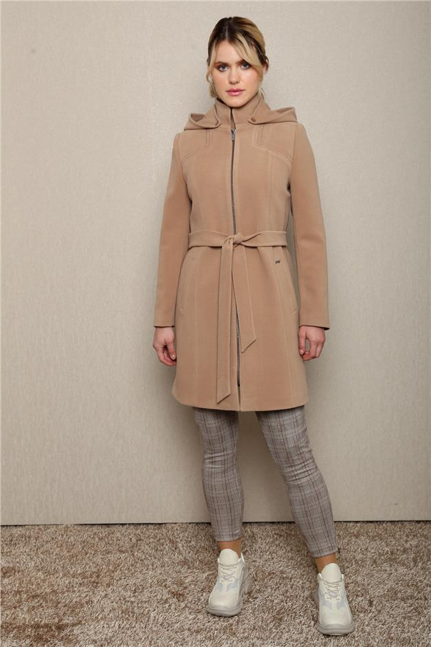 Seyyar Kapşonlu Fermuarlı Dikiş Detaylı Kaban KAMEL 3668