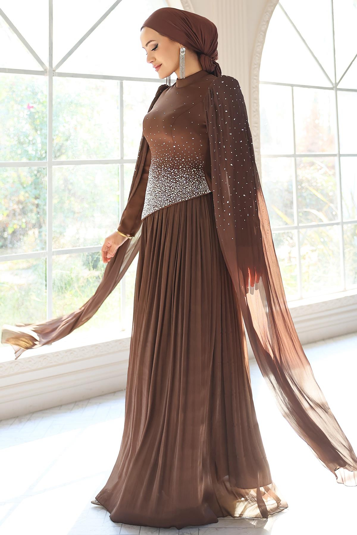 Taş Bezeli Pilise ve Pelerin Detaylı Saten-Yoryo İpek Tesettür Abiye Elbise KAHVE 1054
