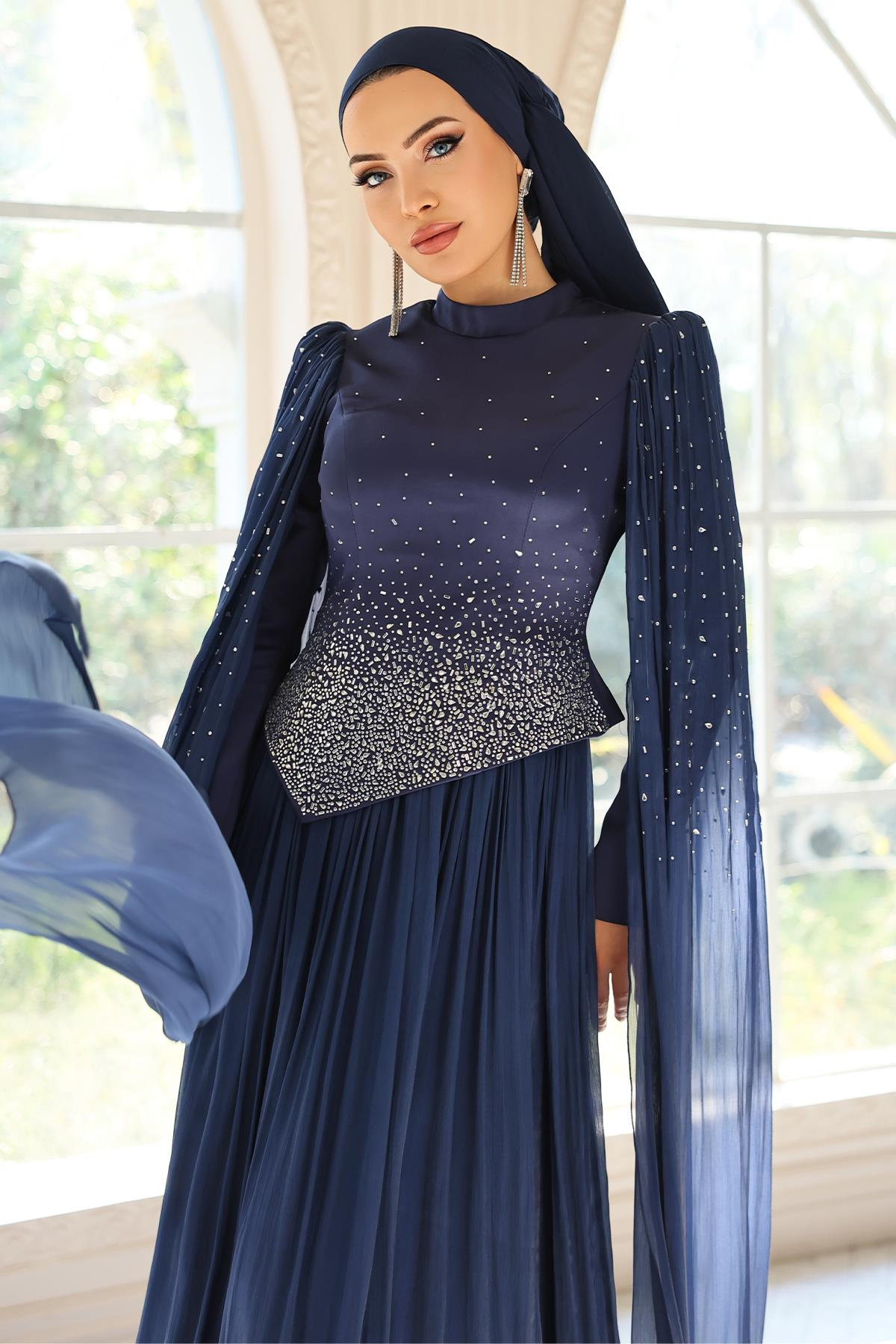 Taş Bezeli Pilise ve Pelerin Detaylı Saten-Yoryo İpek Tesettür Abiye Elbise LACİVERT 1054