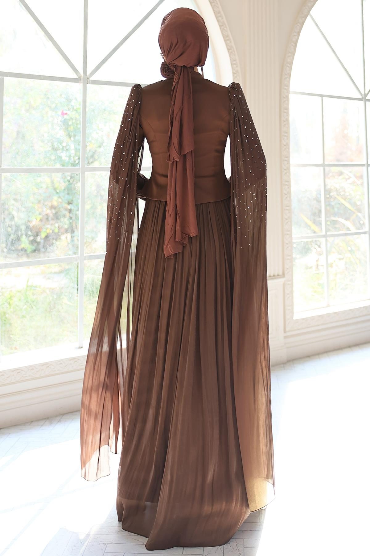 Taş Bezeli Pilise ve Pelerin Detaylı Saten-Yoryo İpek Tesettür Abiye Elbise KAHVE 1054