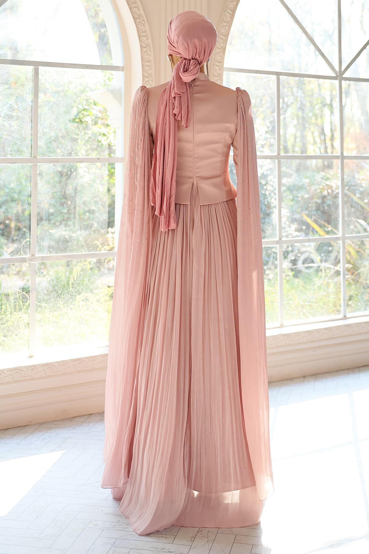 Taş Bezeli Pilise ve Pelerin Detaylı Saten-Yoryo İpek Tesettür Abiye Elbise PUDRA 1054