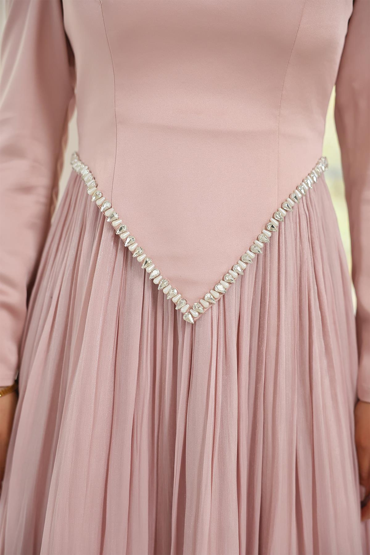 Taş Detaylı Eteği Piliseli Saten ve Yoryo İpek Tesettür Abiye Elbise PUDRA 1046