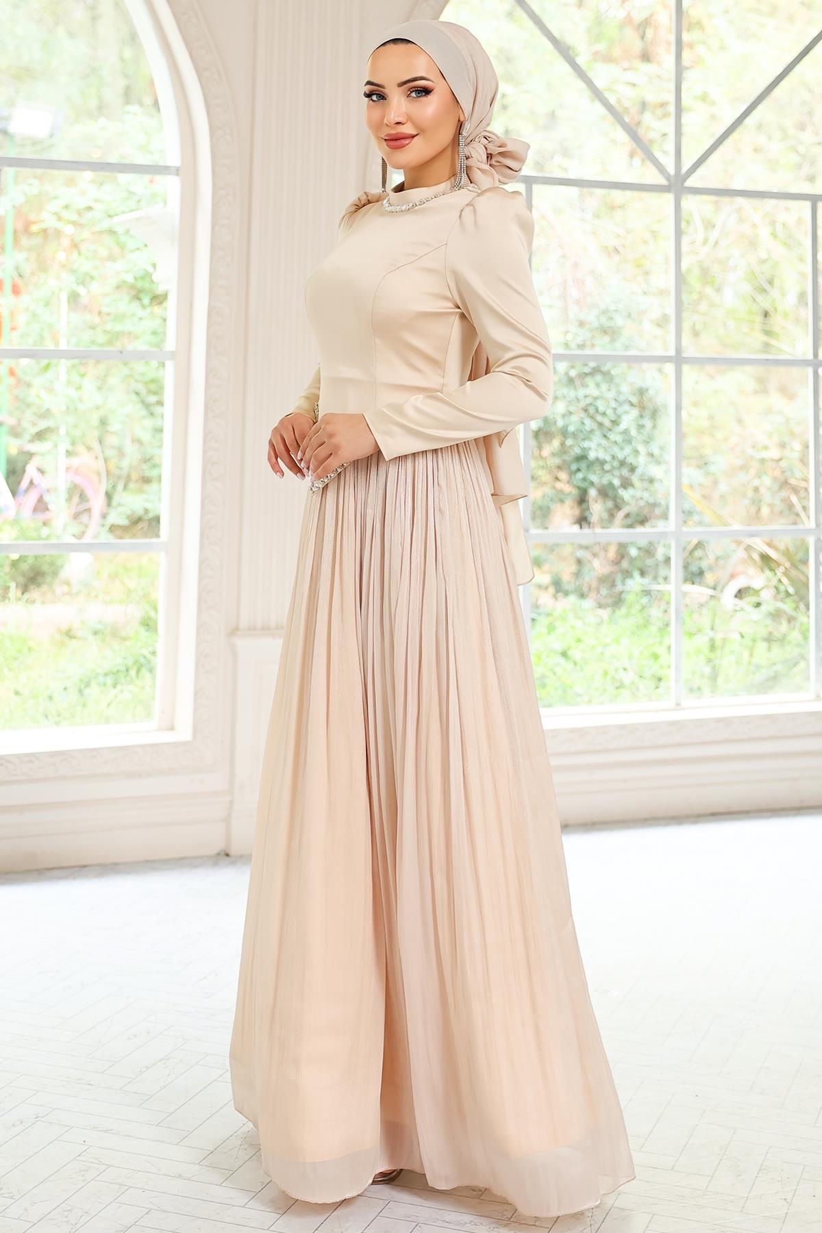 Taş Detaylı Eteği Piliseli Saten ve Yoryo İpek Tesettür Abiye Elbise KREM 1046